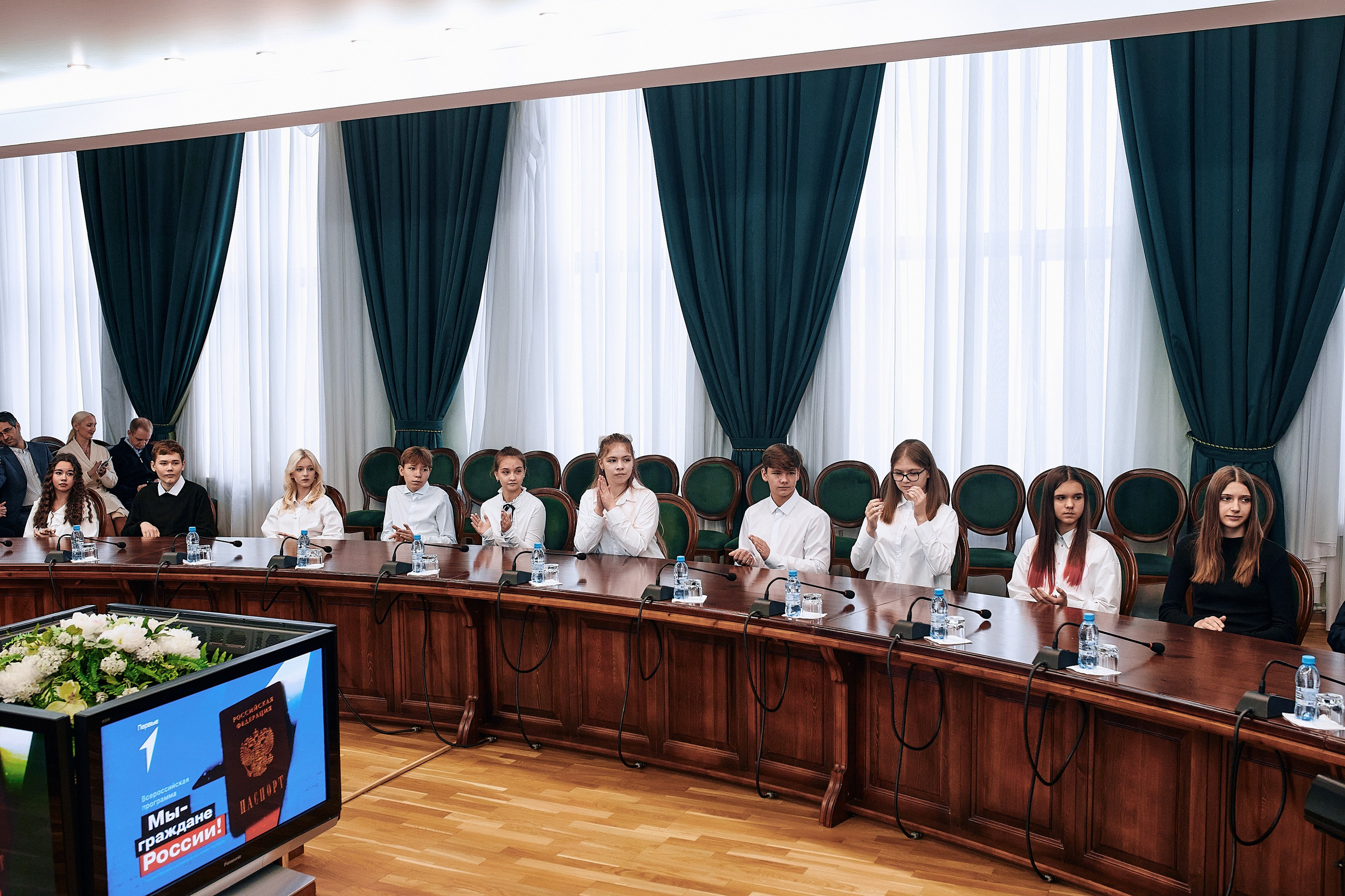 Получение паспорта. Мэрия г. Красноярск. Семейный и репортажной фотограф в Красноярске и Москве Виктор Бабинцев