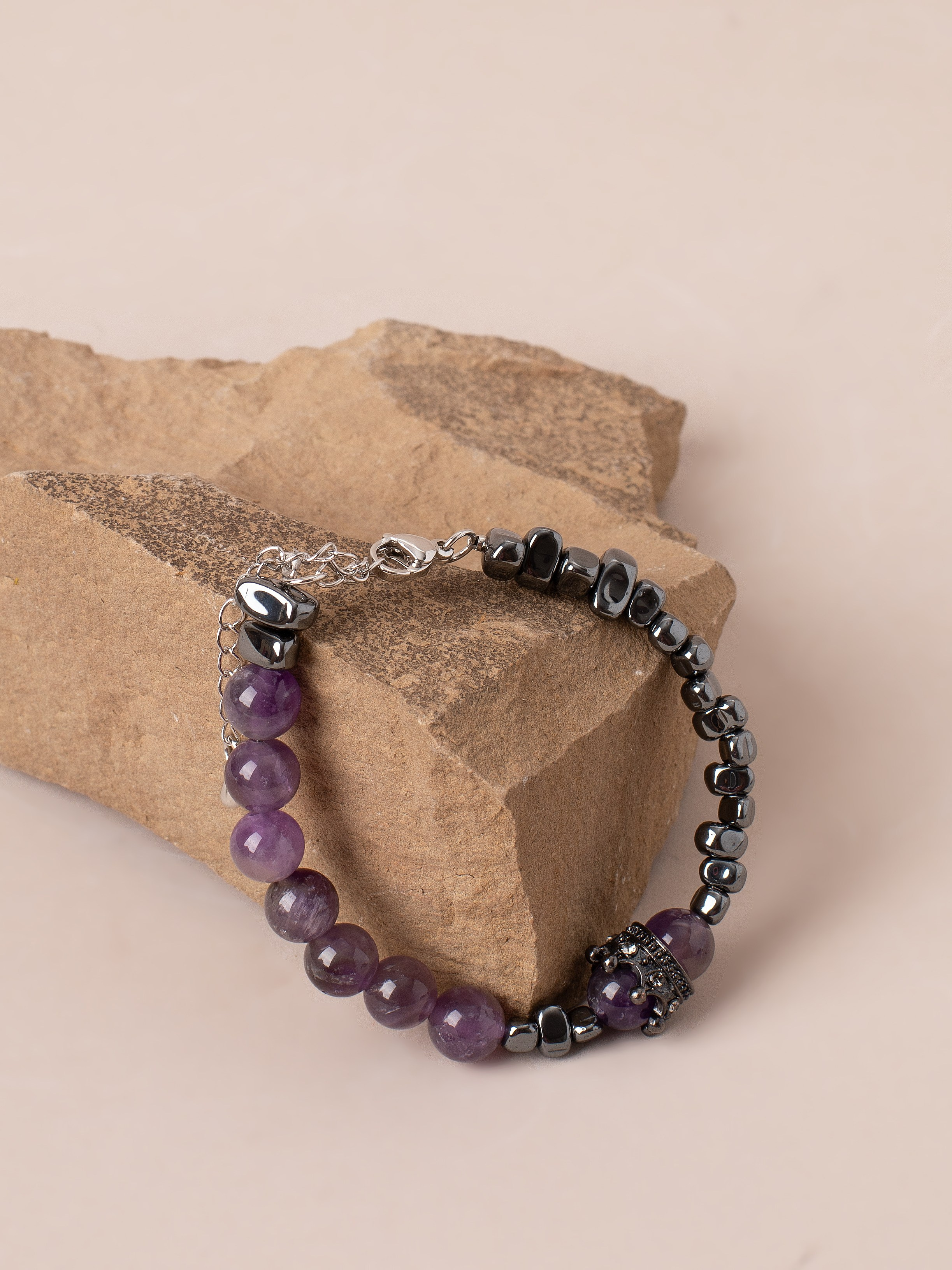 Браслеты ручной работы. Фотостудия предметной и модельной съёмки для маркетплейсов