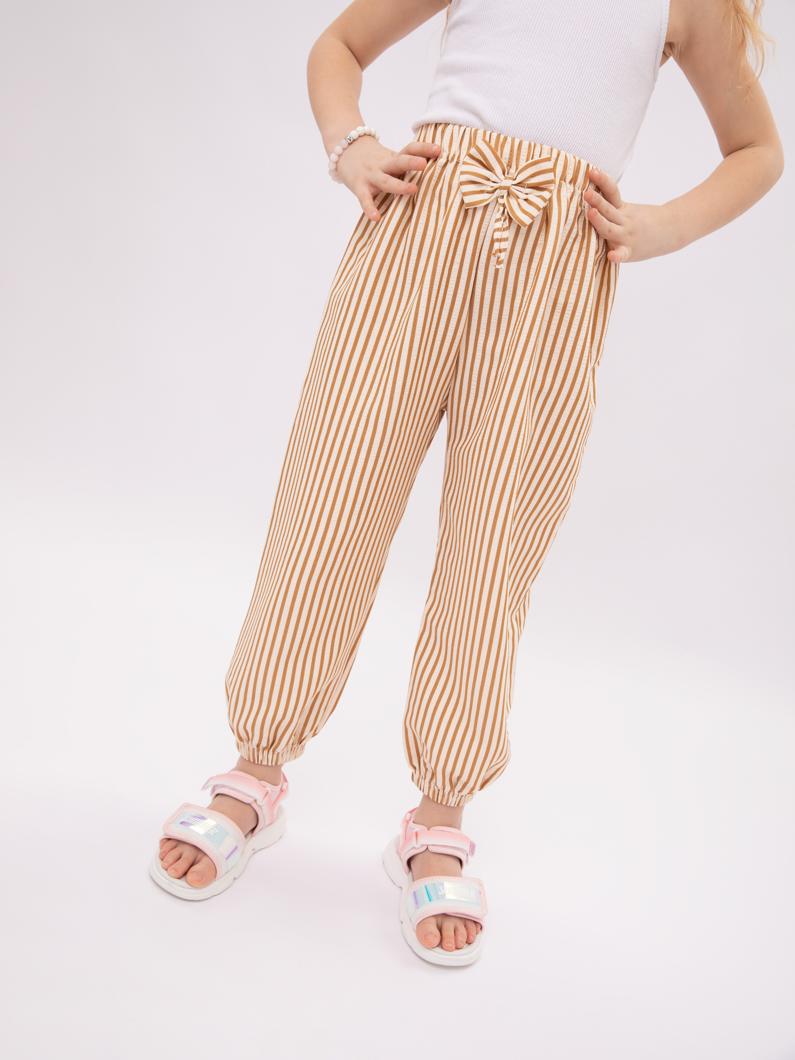 Детские летние брюки. Фотостудия предметной и модельной съёмки для маркетплейсов