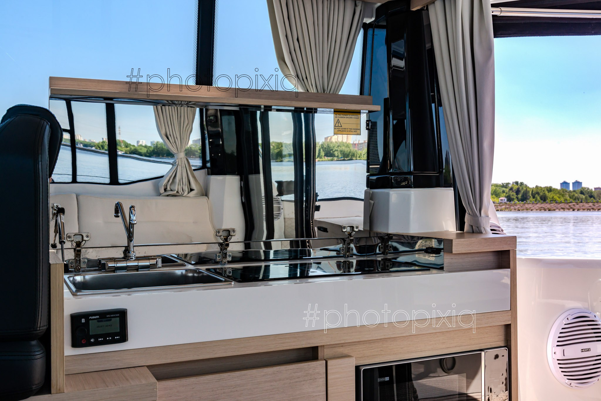 Фотосъёмка яхты Jeanneau NC 33 для брокера. Интерьерная съёмка и виртуальные туры — Интерьерный фотограф Кузнецов Сергей (photopixiq)