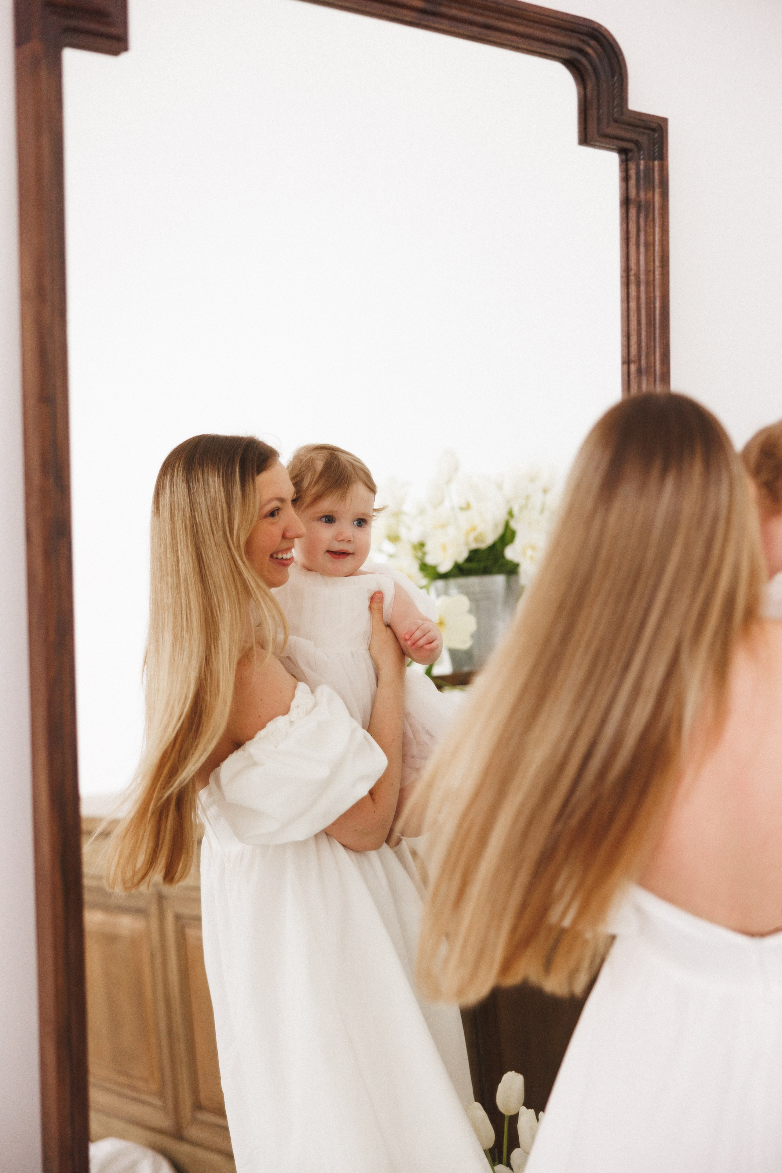 Фотосессия с живыми цветами в фотостудии «Lite», город Краснодар. Семейный и детский фотограф в Краснодаре Анна Трашкова