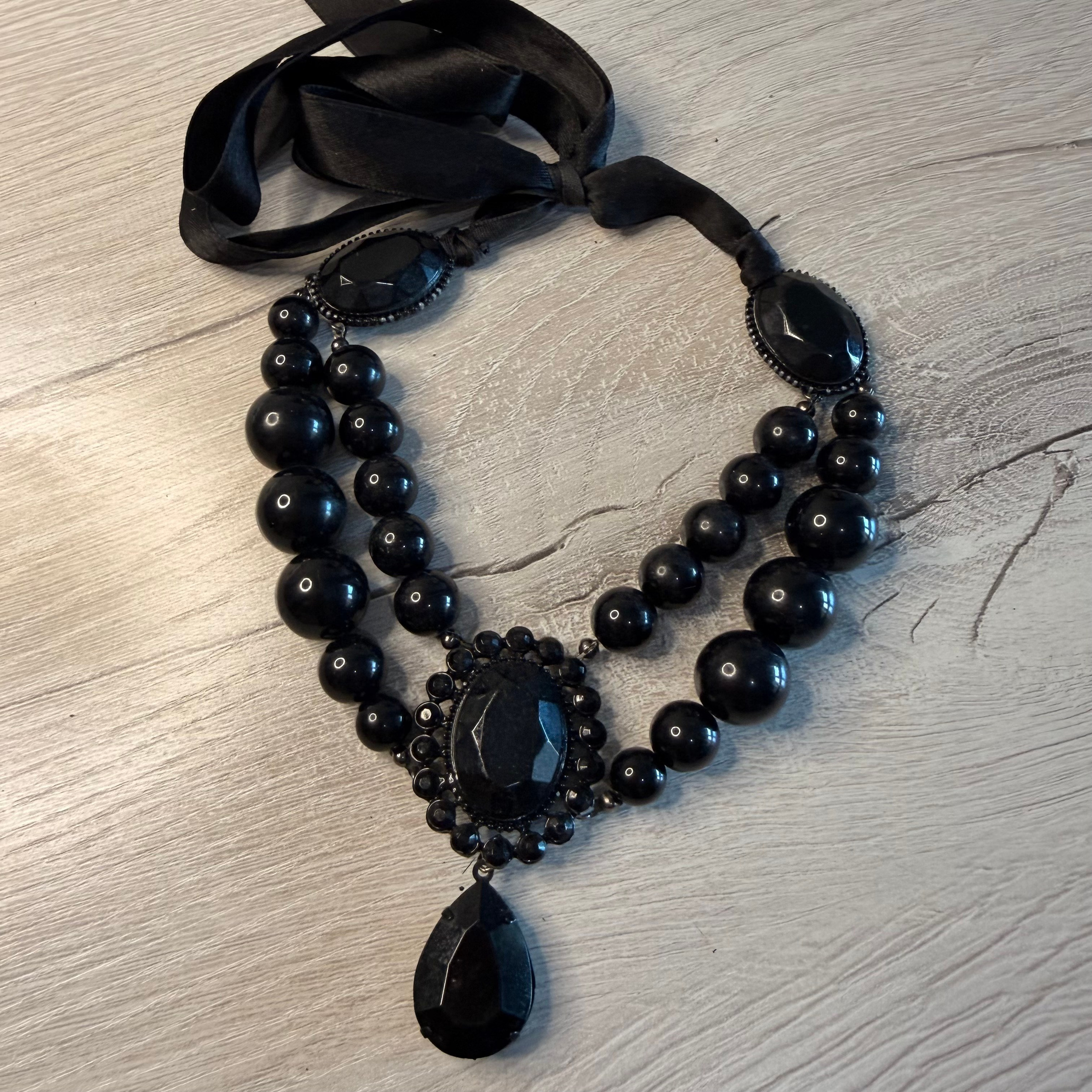 Украшения в аренду. Аренда костюмов, платьев и реквизита для фотосессий на Камчатке