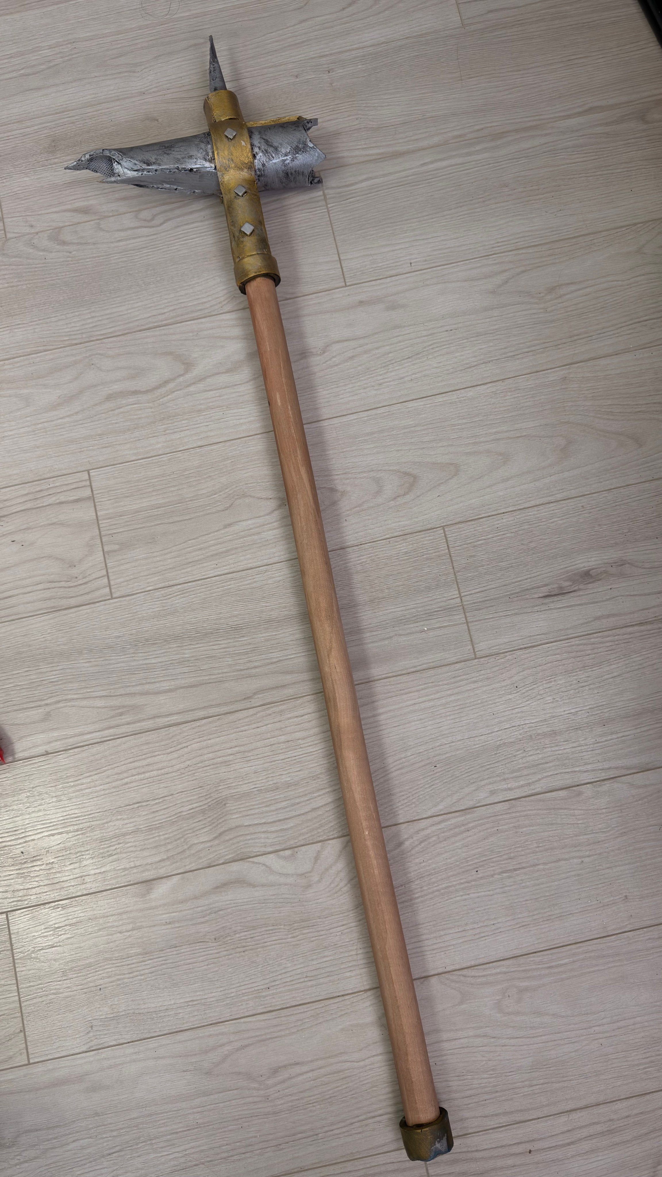 Оружейная в аренду. Аренда костюмов, платьев и реквизита для фотосессий на Камчатке