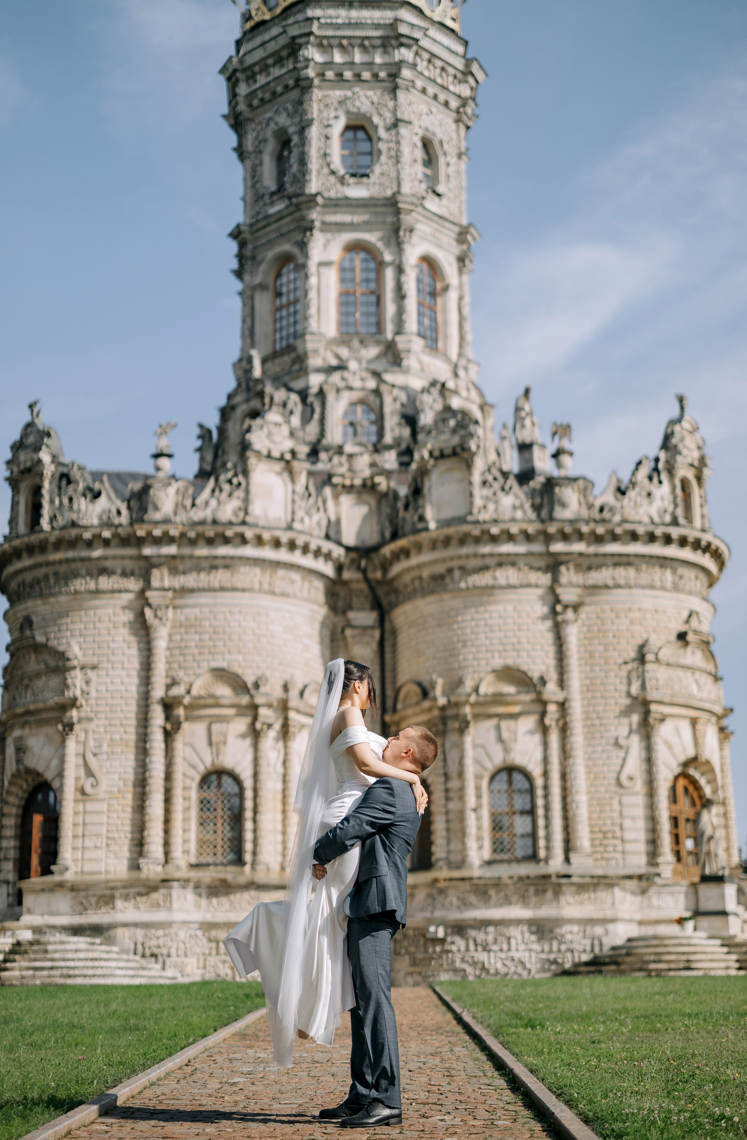 Белый лист. Александр Антонов. Профессиональный свадебный, репортажный фотограф в Москве, Подольске. Фото+Видео на любой праздник
