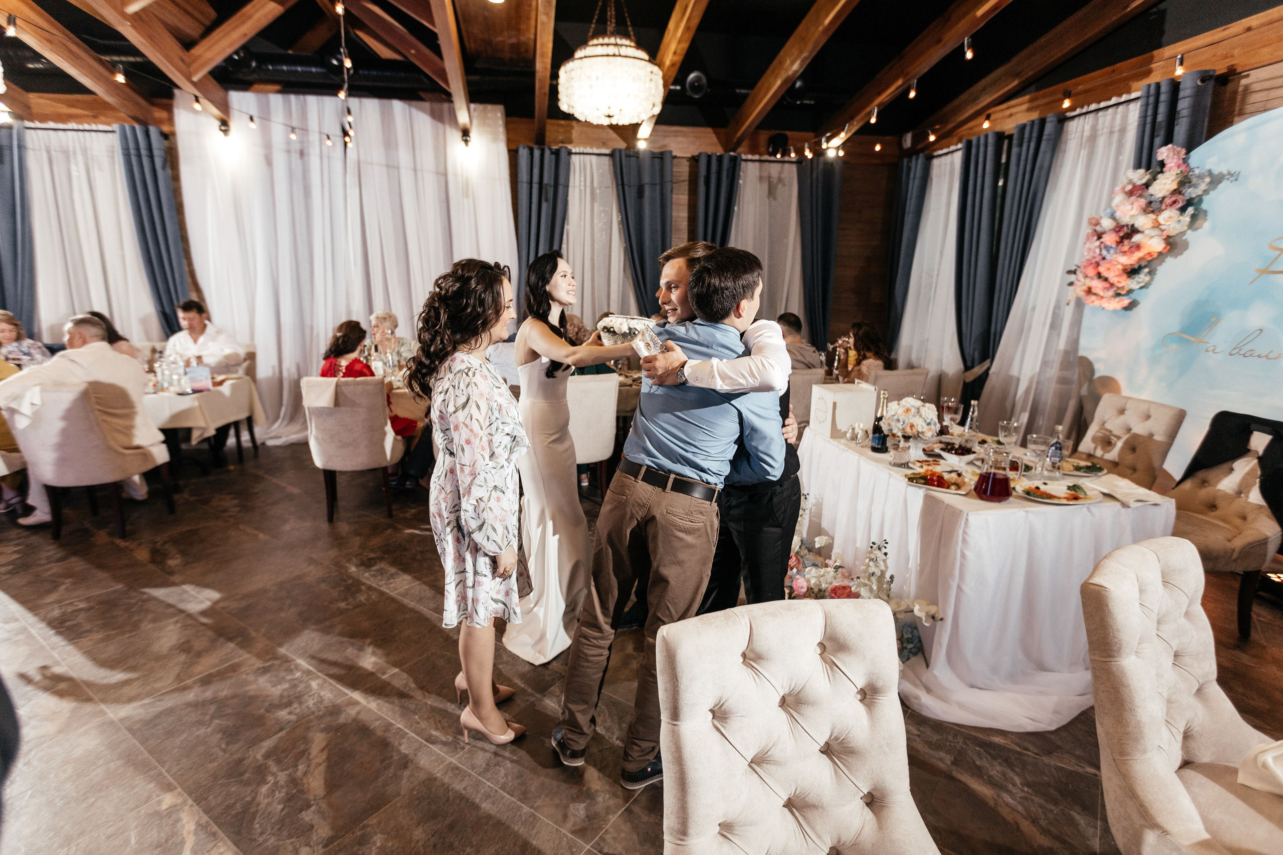 Свадебный фотограф Уфа — Руслан ГабдлисламовЖивые эмоции, красивые кадры, воспоминания на всю жизнь.Работаю по всей Республике Башкортоста. Свадебный фотограф Уфа Руслан Габдлисламов