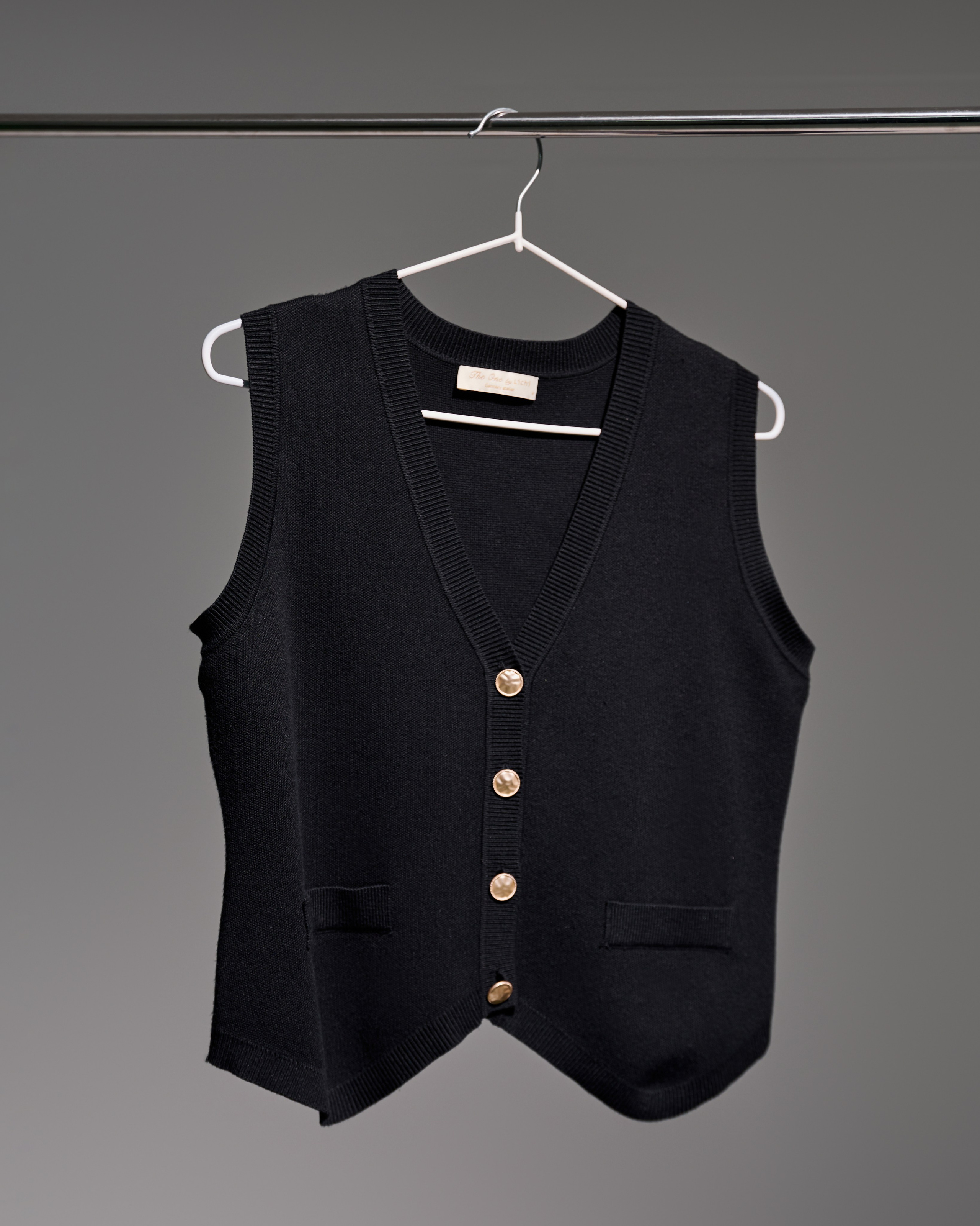 Жилет свободный 500 руб/час,  Размер M, L | Залоговая стоимость - 3500 руб 