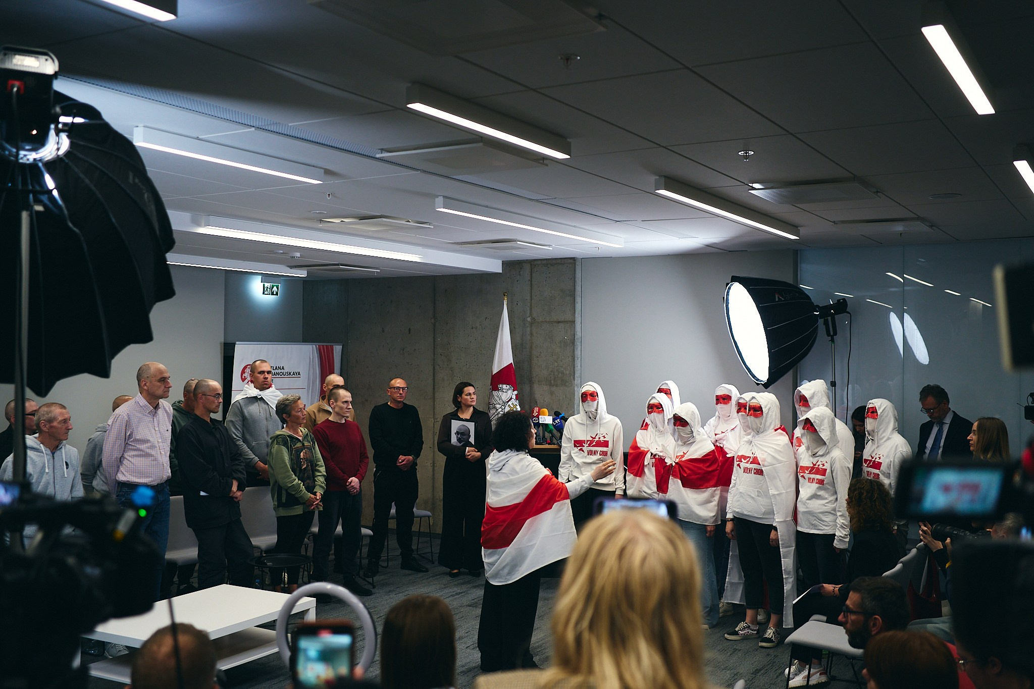 Press conference with Sviatlana Tsikhanouskaya and released political prisoners. Photographer in Vilnius