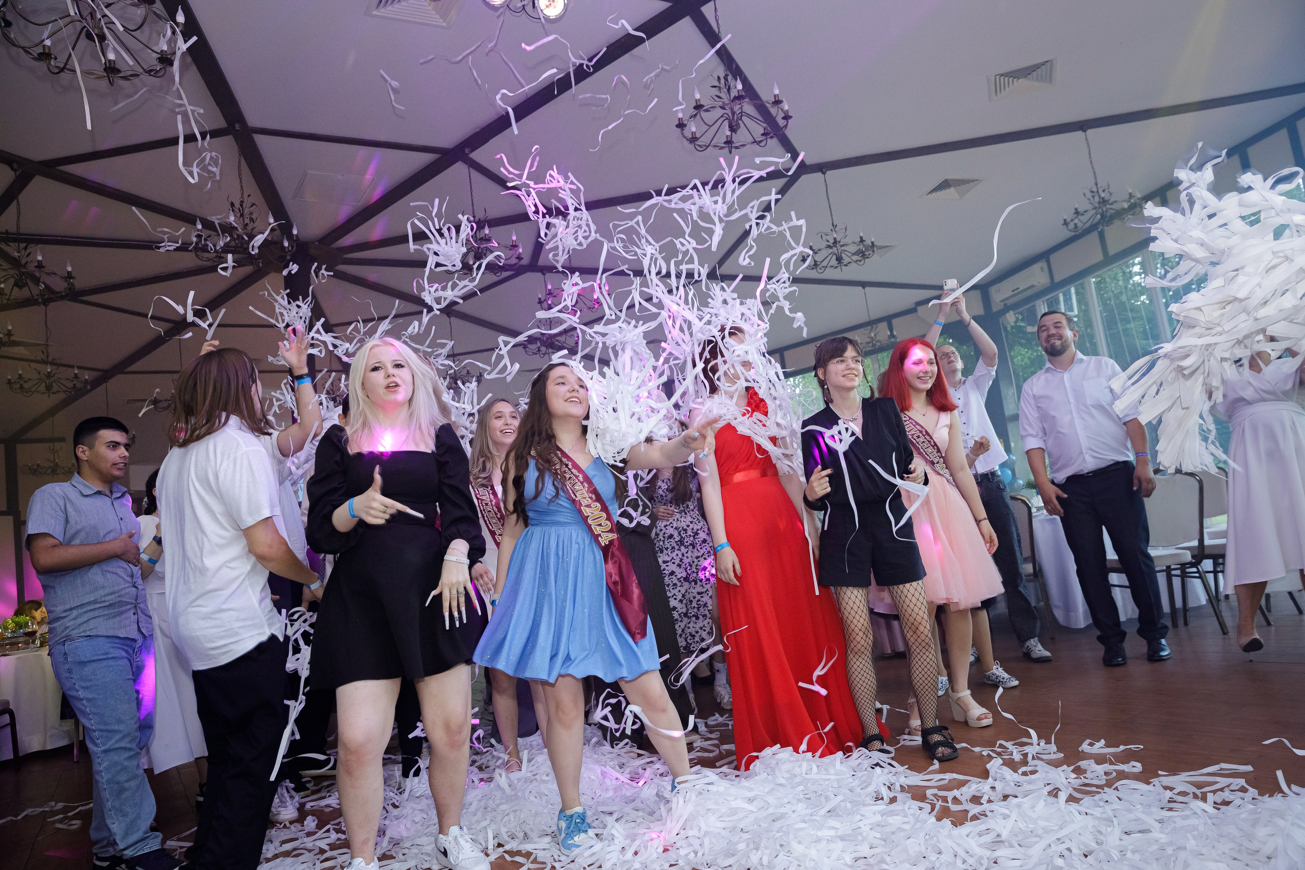 23.06.2024 Выпускной Драгунский ручей. Маша Гонтарь Семейный домашний репортажный фотограф в Санкт-Петербурге