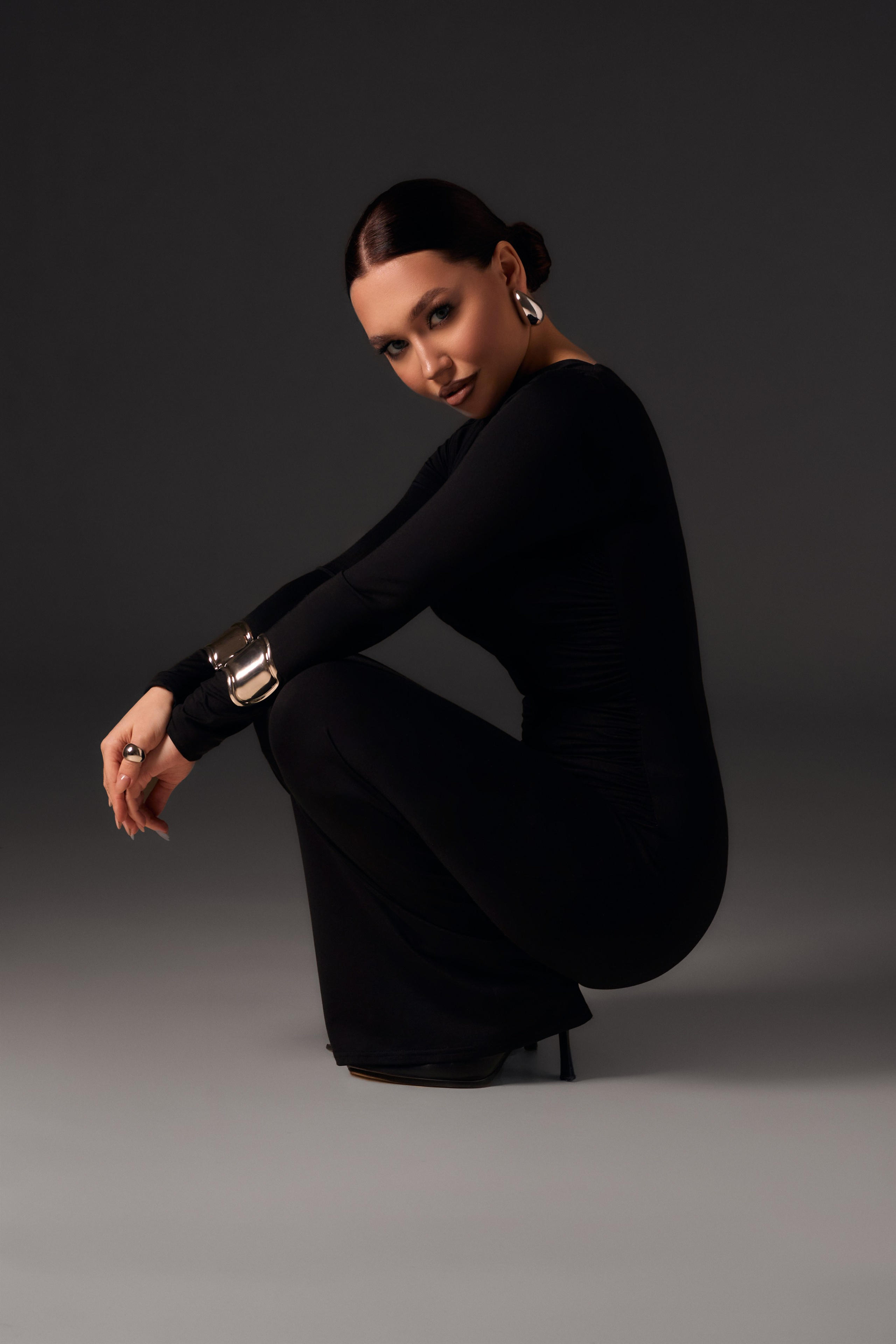 Dark background. Ксения Исакова — фотограф Кострома