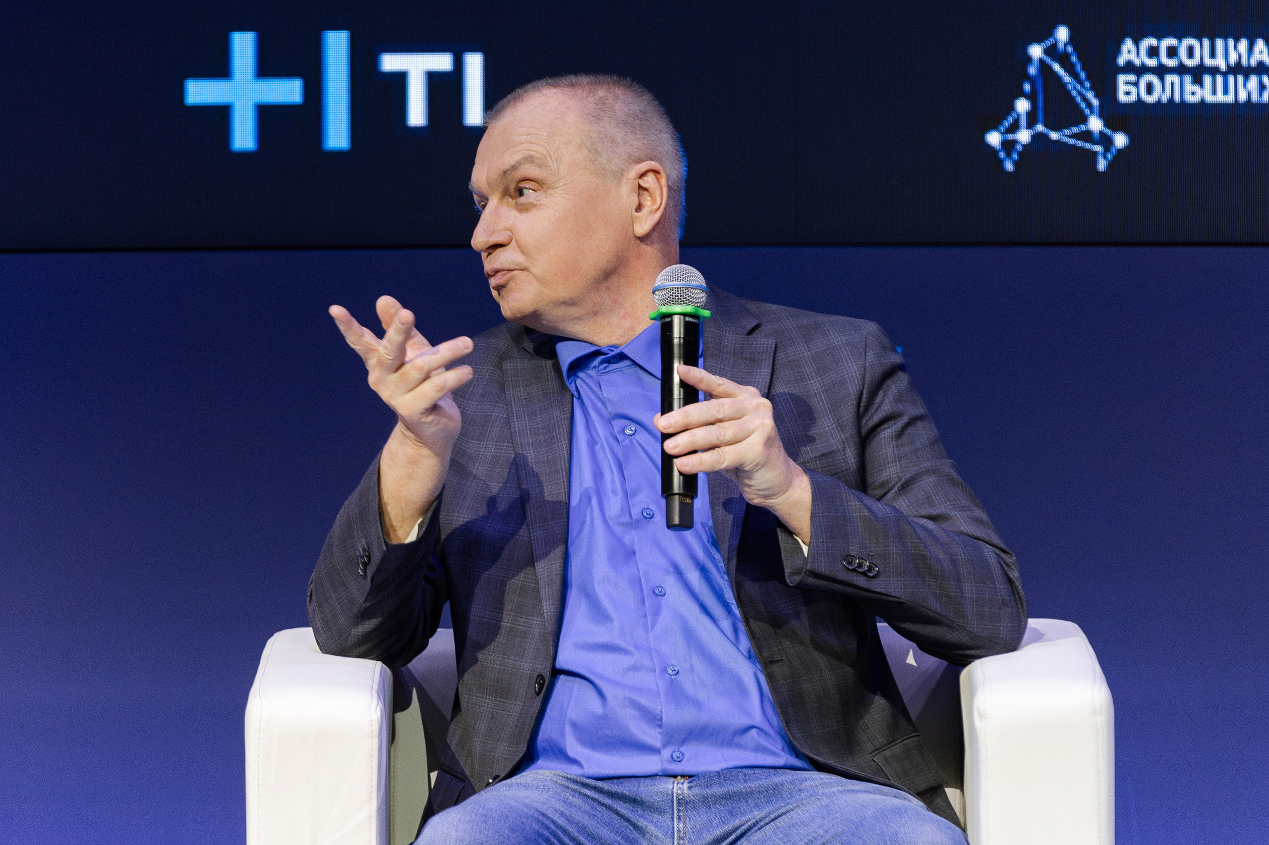 Data Fusion. Свадебный репортажный фотограф в Москве