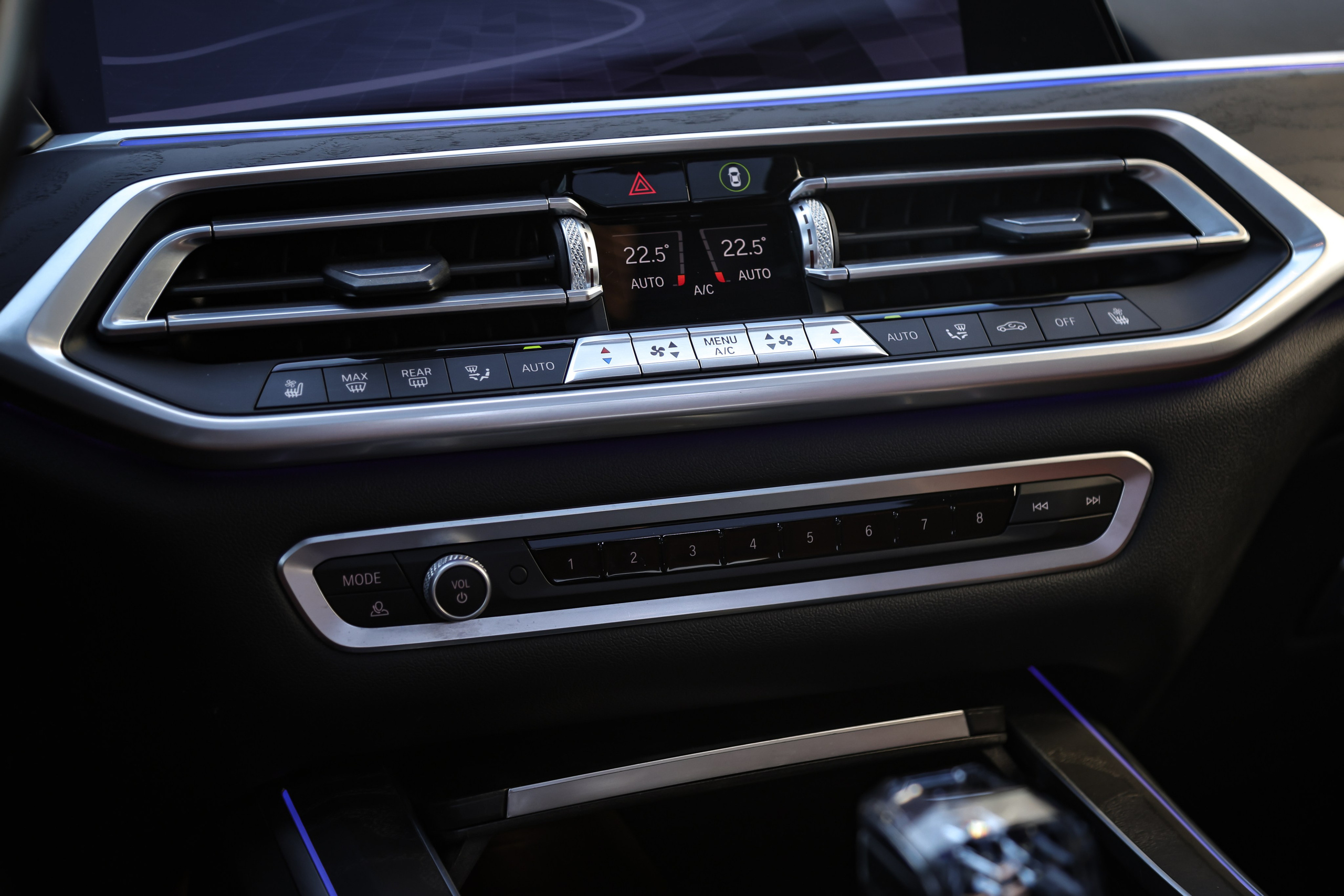 2020 BMW X7 XDrive 40i. Mixturecaptures