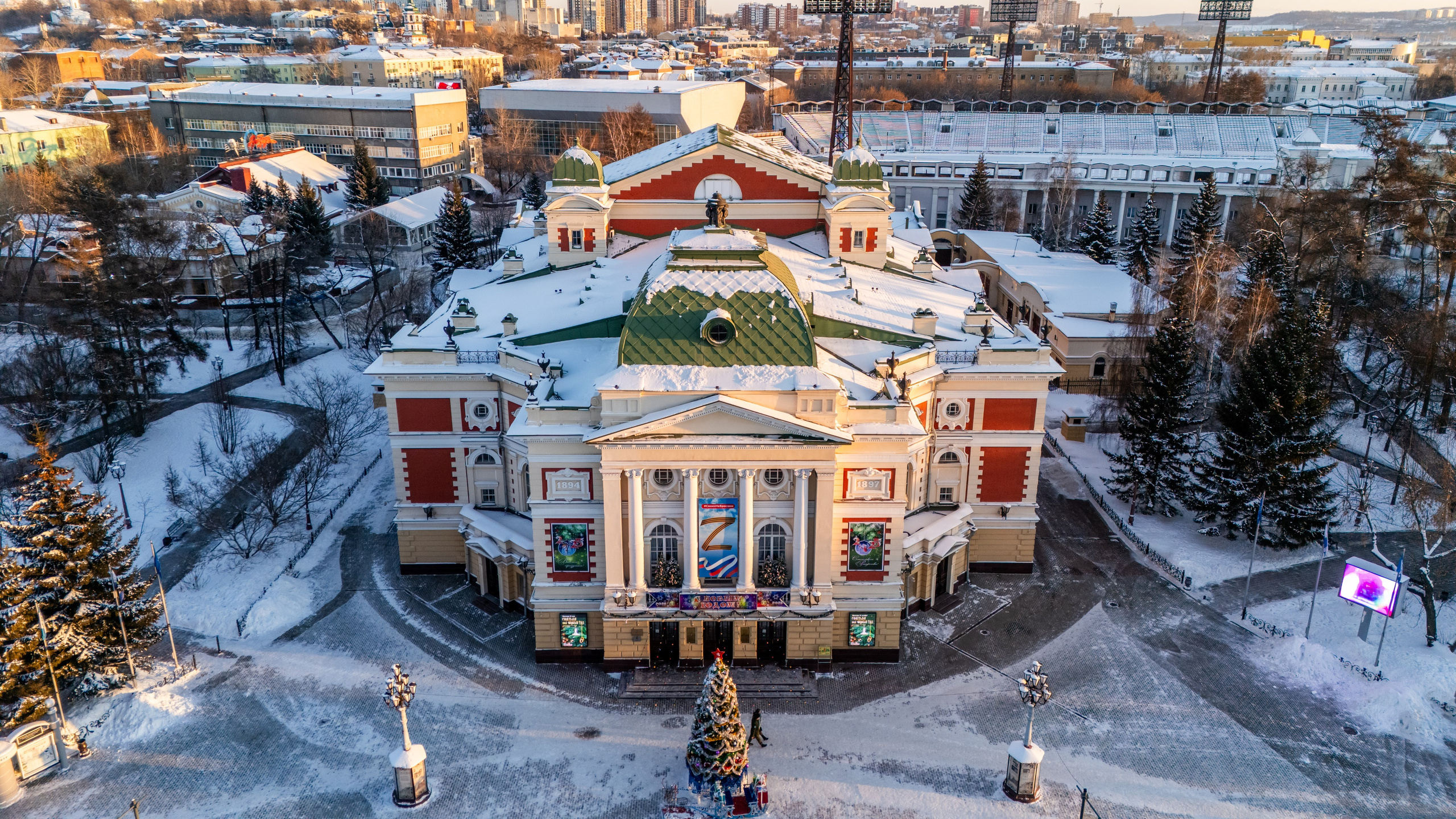 Архитектура города. Фотограф, видеограф и пилот дрона на Байкале