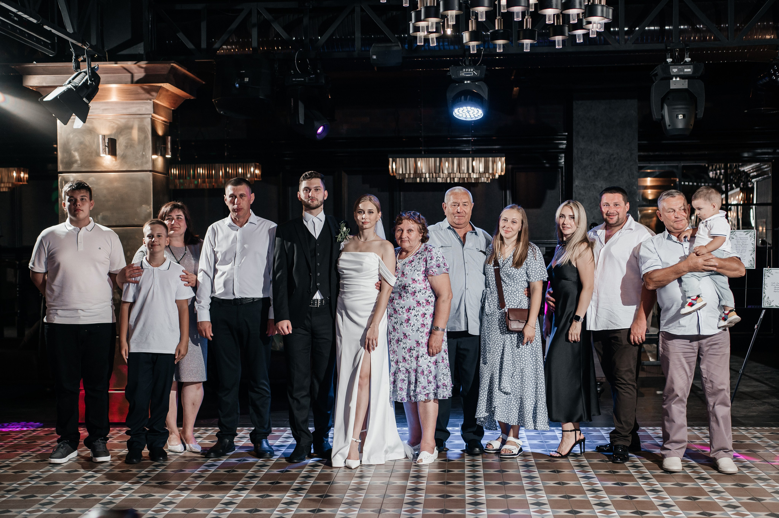 Даниил и Валерия. Черная утка. Полный день. Фотограф Екатерина Бочарникова