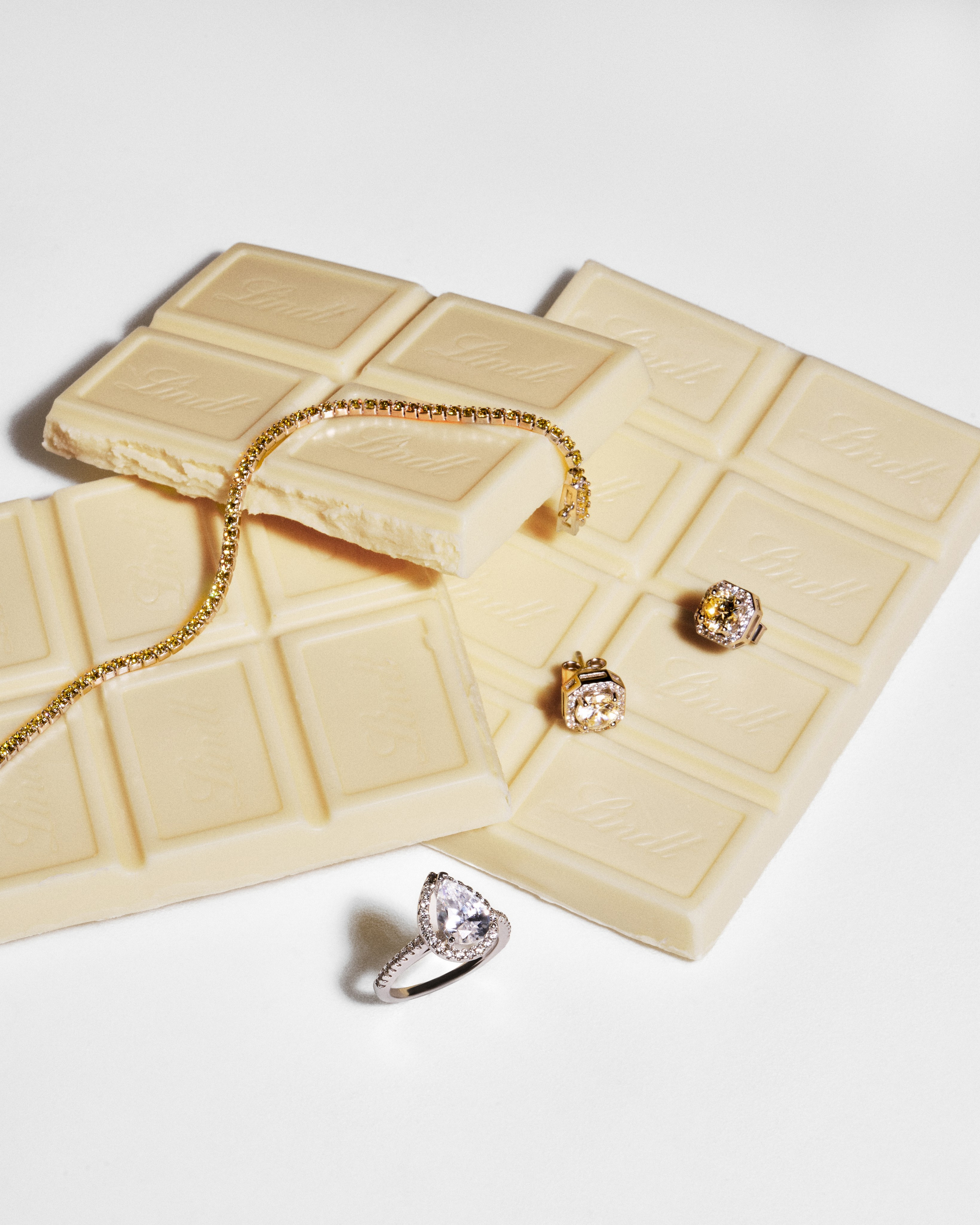 Jewelry. Retouching service