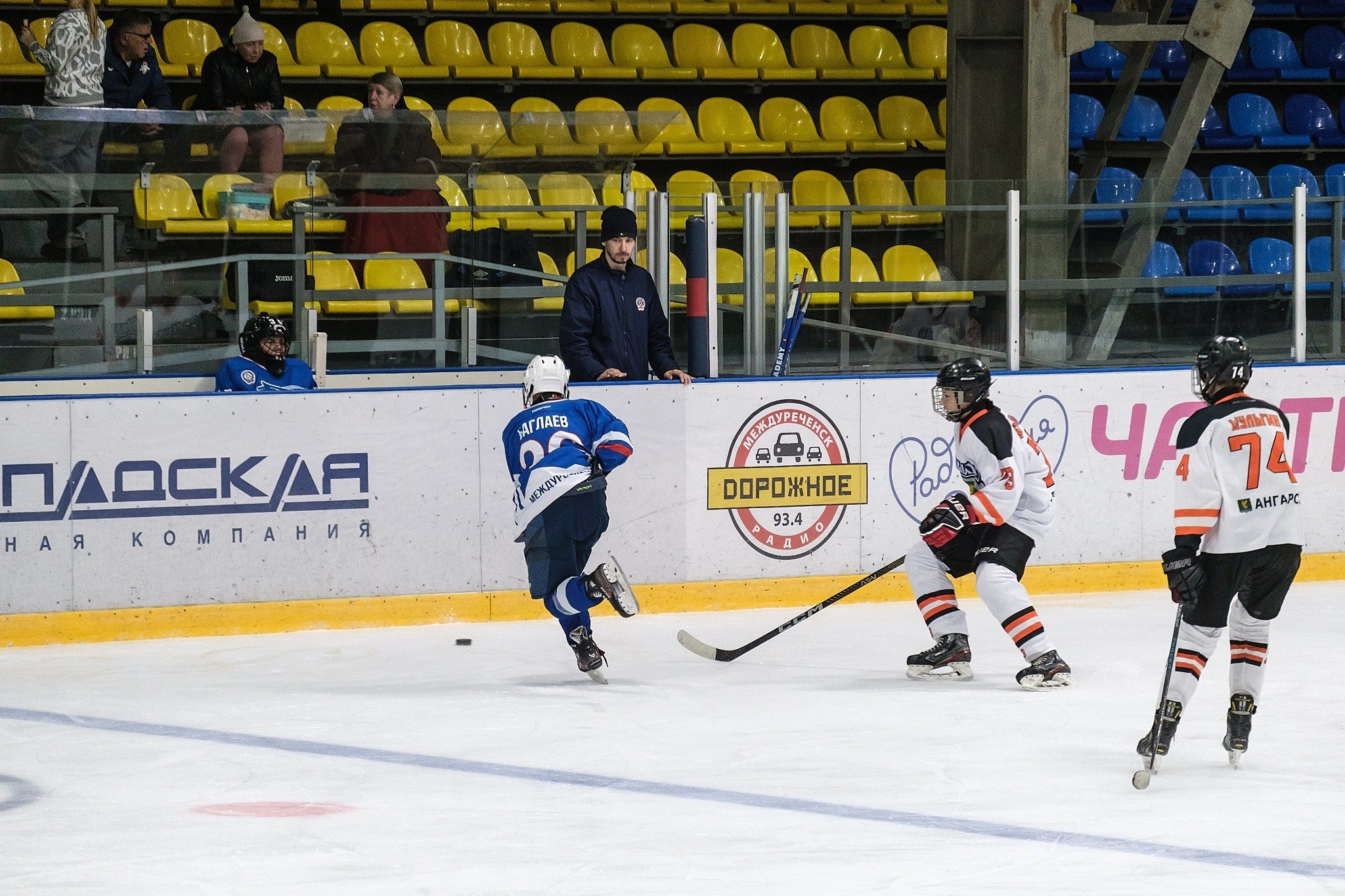 Хоккейный матч Вымпел-2011 (Междуреченск) vs Ермак (Ангарск) — фотограф в Междуреченске Никита Максимов