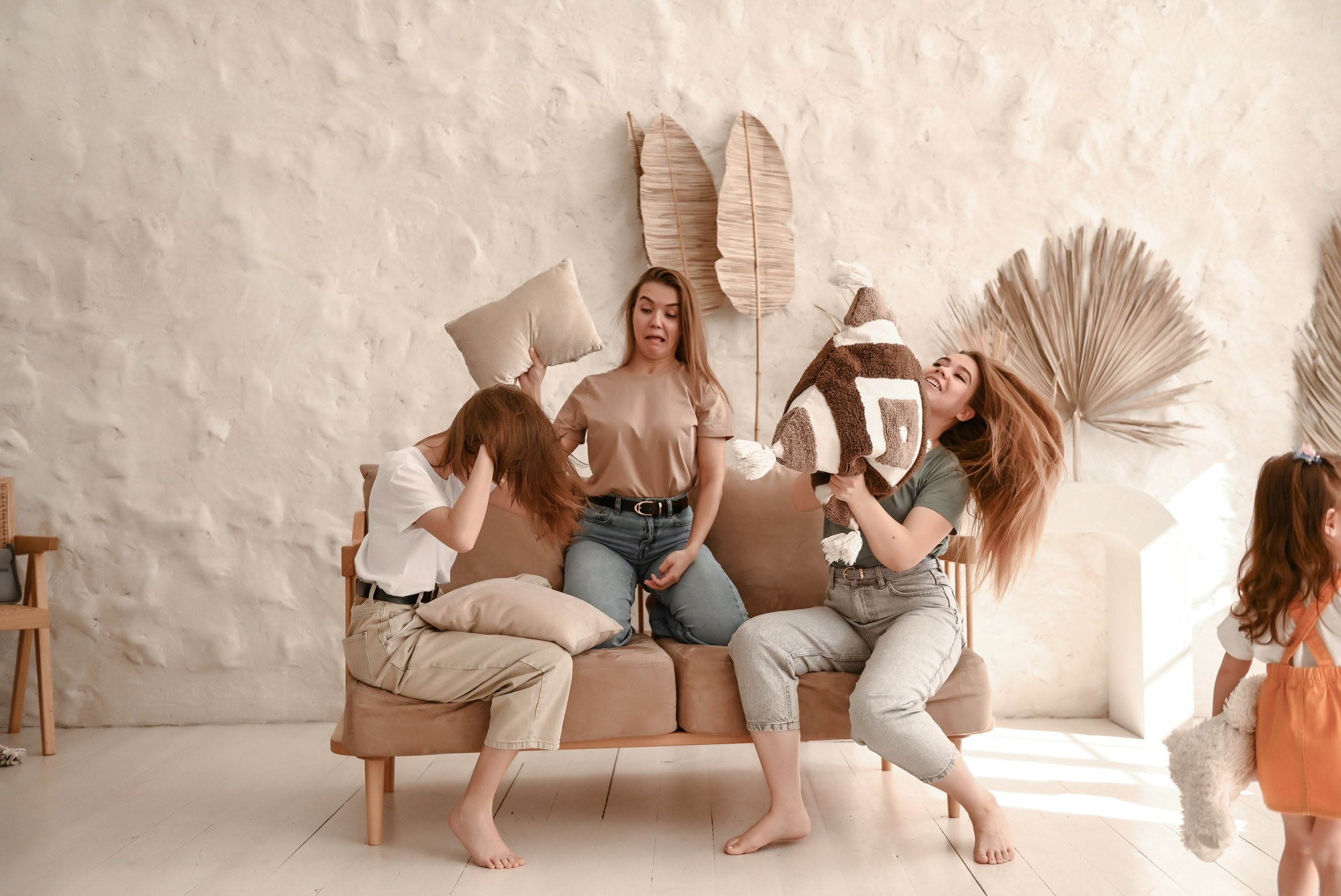 Семейная студийная  фотосессия 2. Свадебный, семейный, детский, контент фотограф в Омске Максим Ильин