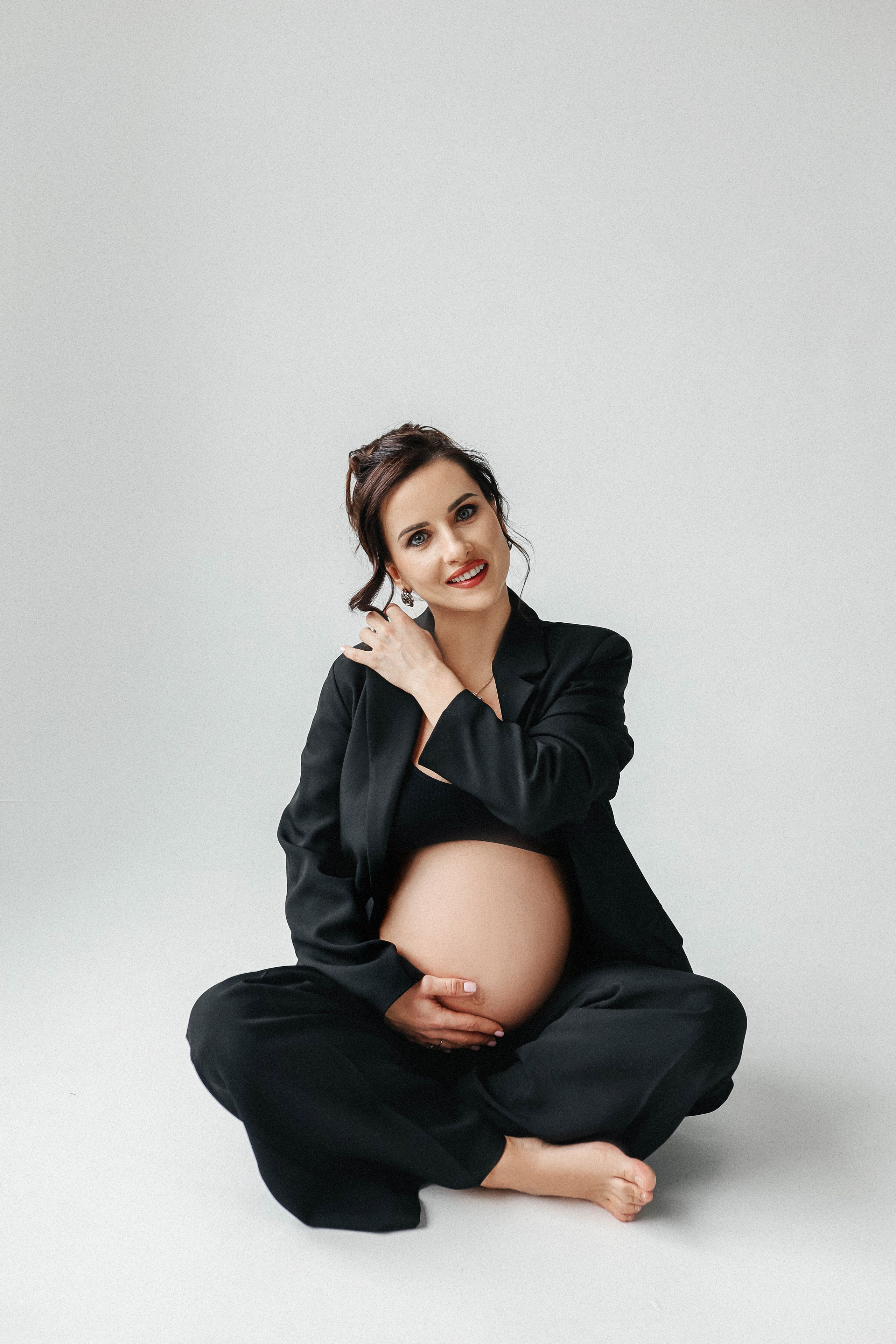 Фотосессия беременности в Москве в студии. Свадебный и семейный фотограф в Москве