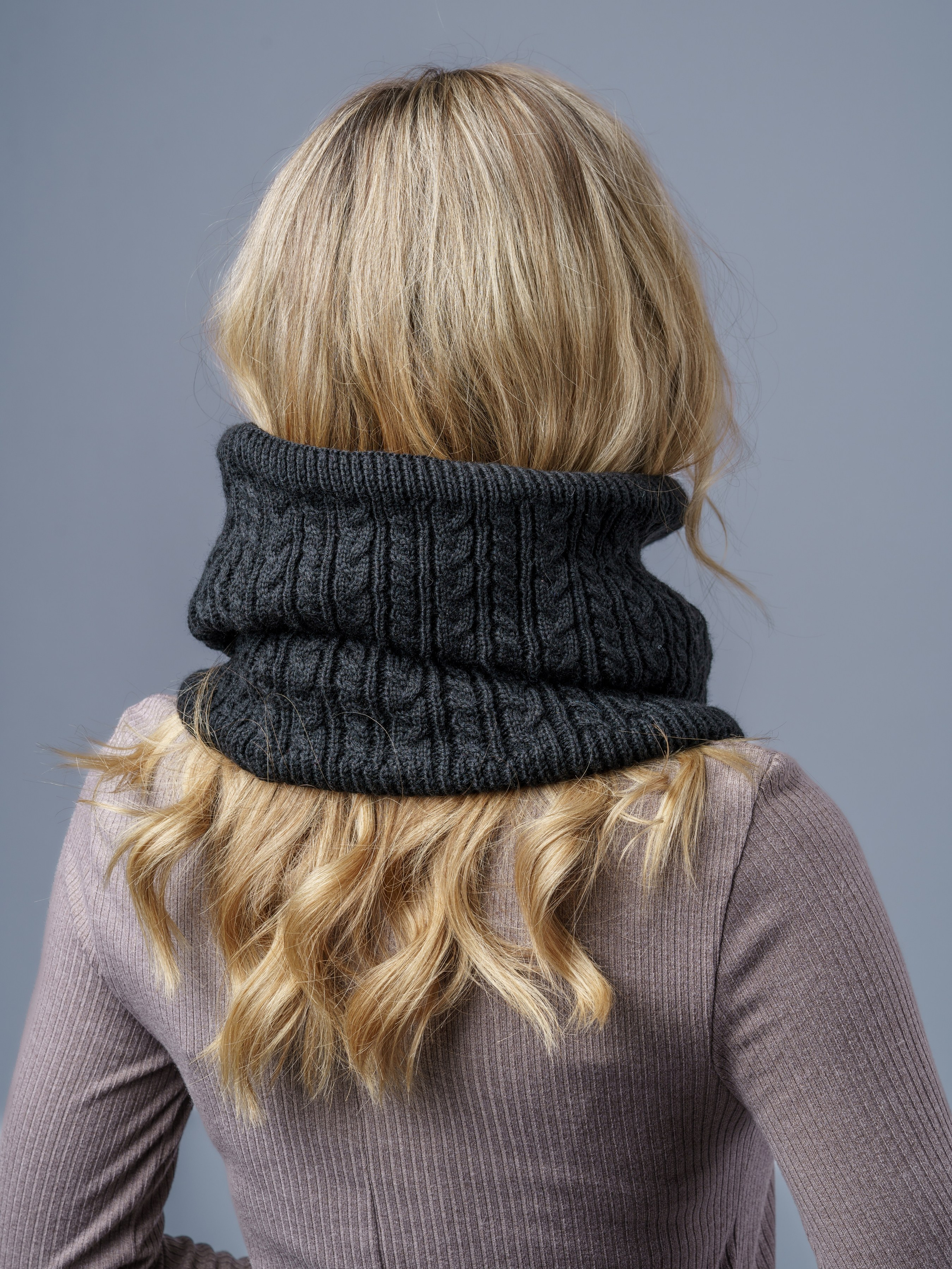 Снуды, модели Анна и Денис. KED Production — продакшн из СПб. Создаём фото, видео и контент, который помогает брендам и селлерам продавать больше