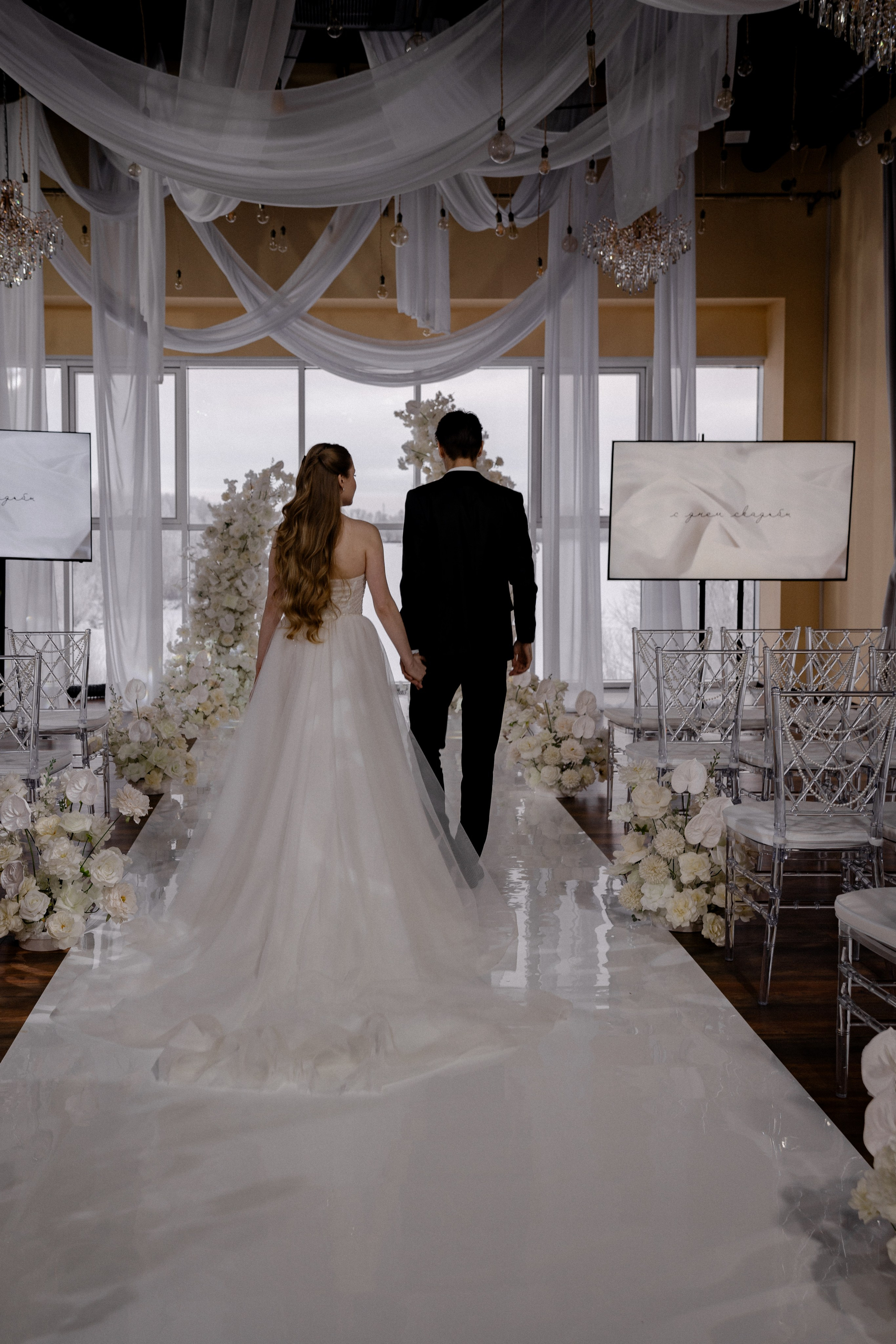 СВАДЕБНАЯ СЬЕМКА СБОРОВ В ОТЕЛЕ И ВЫЕЗД НА ЦЕРЕМОНИЮ (СНЯТО В СИБИРЕ В НИЖНЕВАРТОВСКЕ). Профессиональный фотограф, Санкт-Петербург — Виктория Богомолова