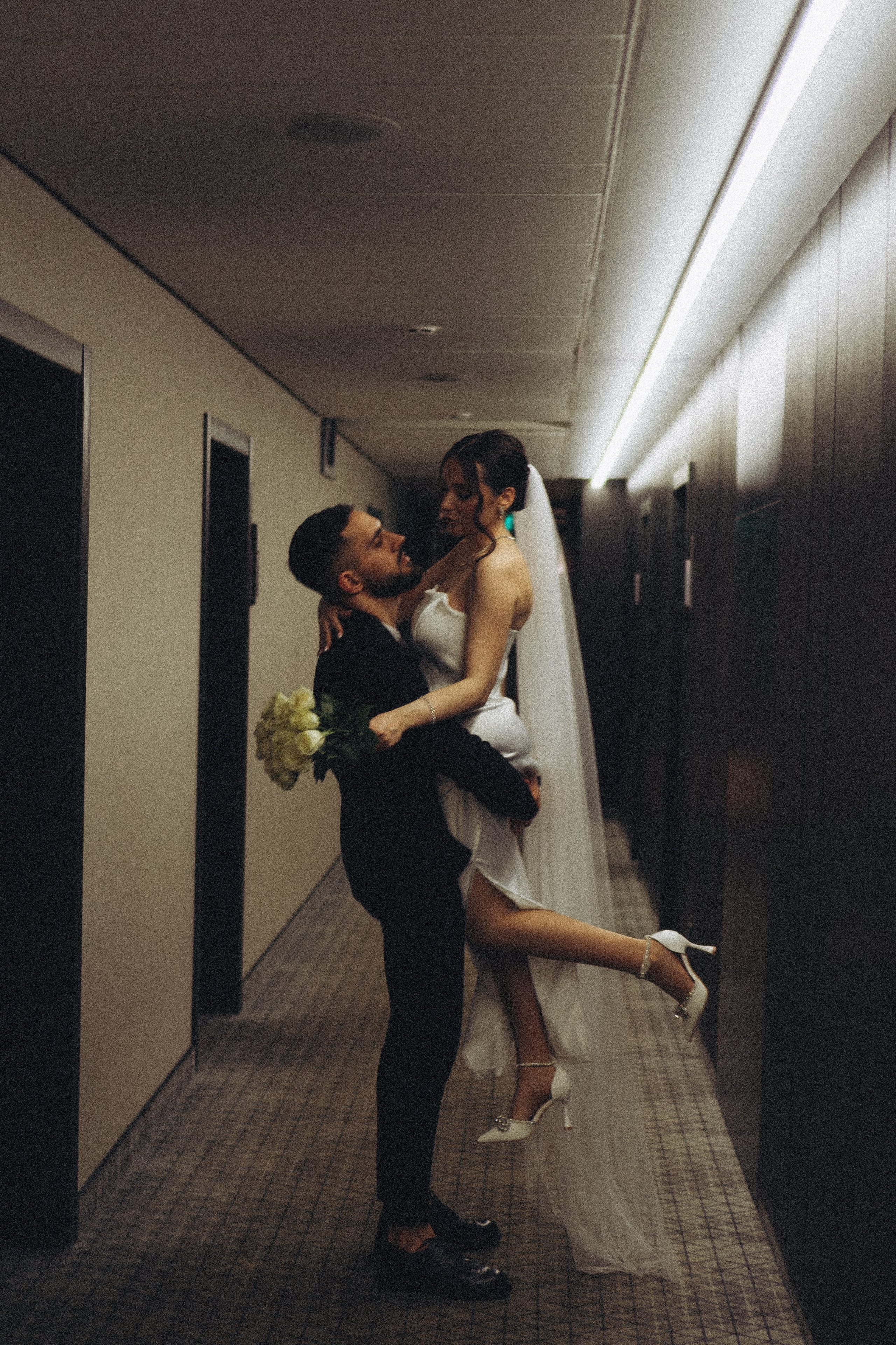 СВАДЕБНАЯ СЬЕМКА СБОРОВ ЖЕНИХА И НЕВЕСТЫ В ОТЕЛЕ И ТАКЖЕ ФОТОСЕССИИЯ В ОТЕЛЕЕ МЕГАПОЛИС БРЯНСК. Профессиональный фотограф, Санкт-Петербург — Виктория Богомолова