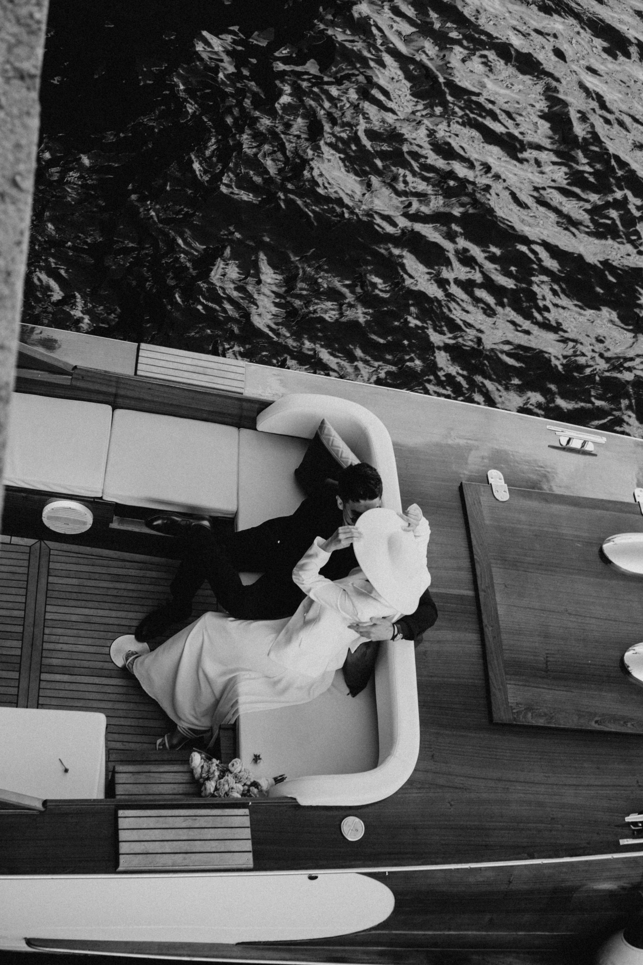 СВАДЕНБНАЯ СЬЕМКА НА КАТЕРЕ ПО КАНАЛАМ САНКТ-ПЕТЕРБУРГА И В АКВАТОРИИ НЕВЫ. Профессиональный фотограф, Санкт-Петербург — Виктория Богомолова