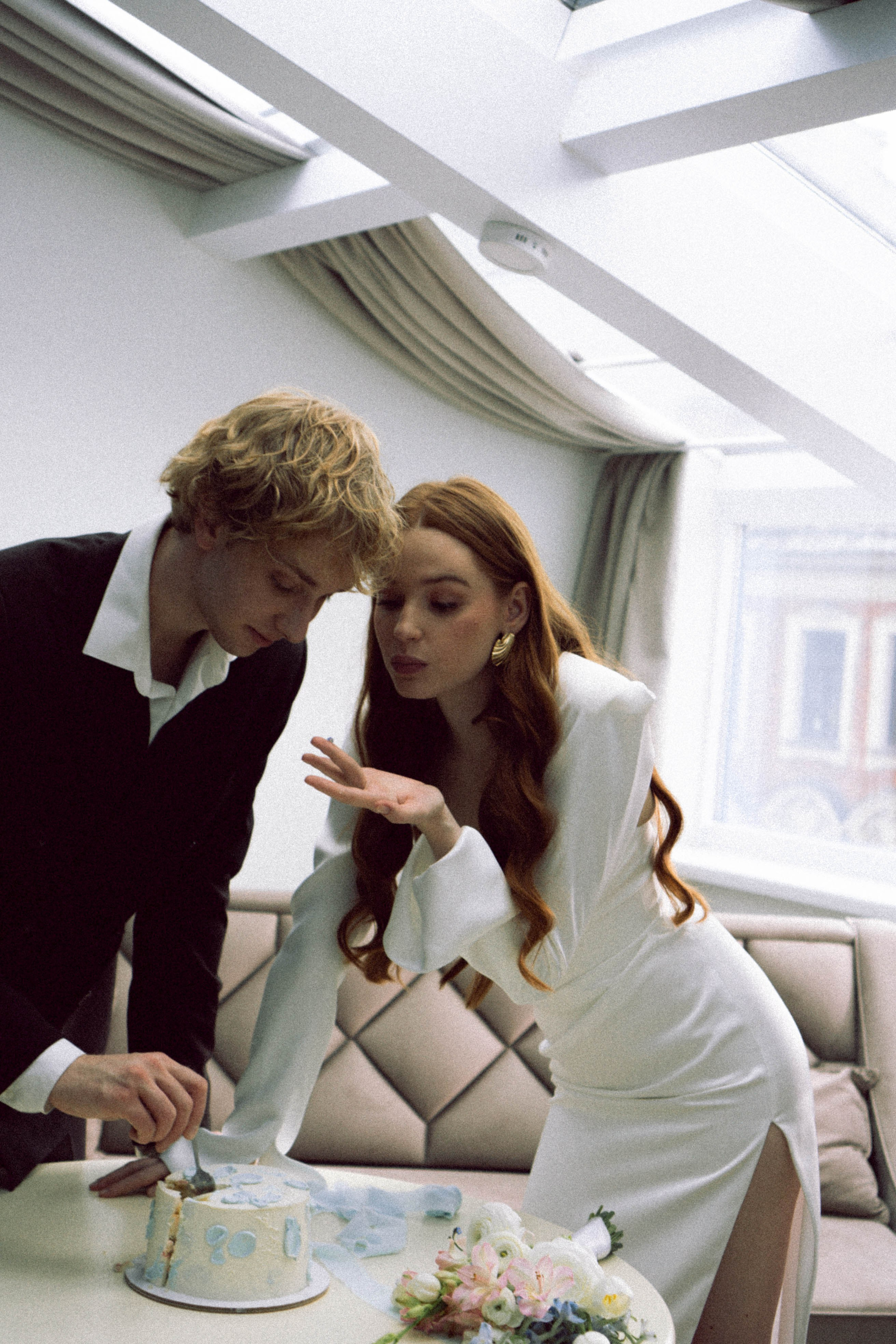 СВАДЕБНАЯ СЬЕМКА В ОТЕЛЕ. СБОРЫ ЖЕНИХА И НЕВЕСТЫ И ТАКЖЕ ТОР И ПОДГОТОВКА К ПРОГУЛКЕ. Профессиональный фотограф, Санкт-Петербург — Виктория Богомолова