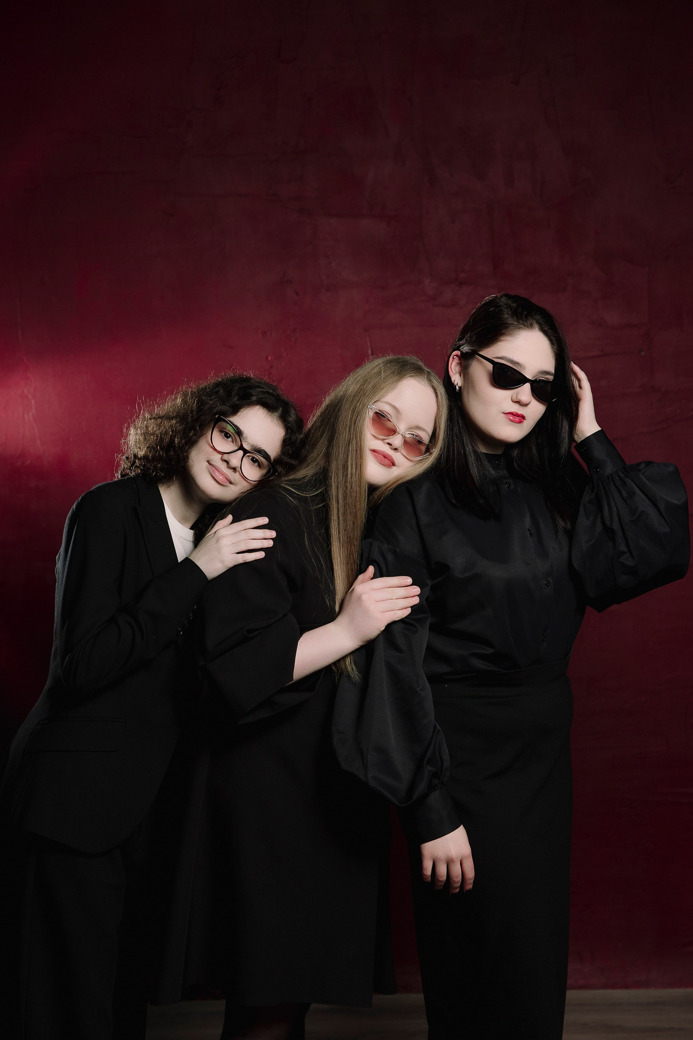 Альбом Красный- старшая школа. Выпускные альбомы Натальи Бутко: Новороссийск, Анапа, Геленджик