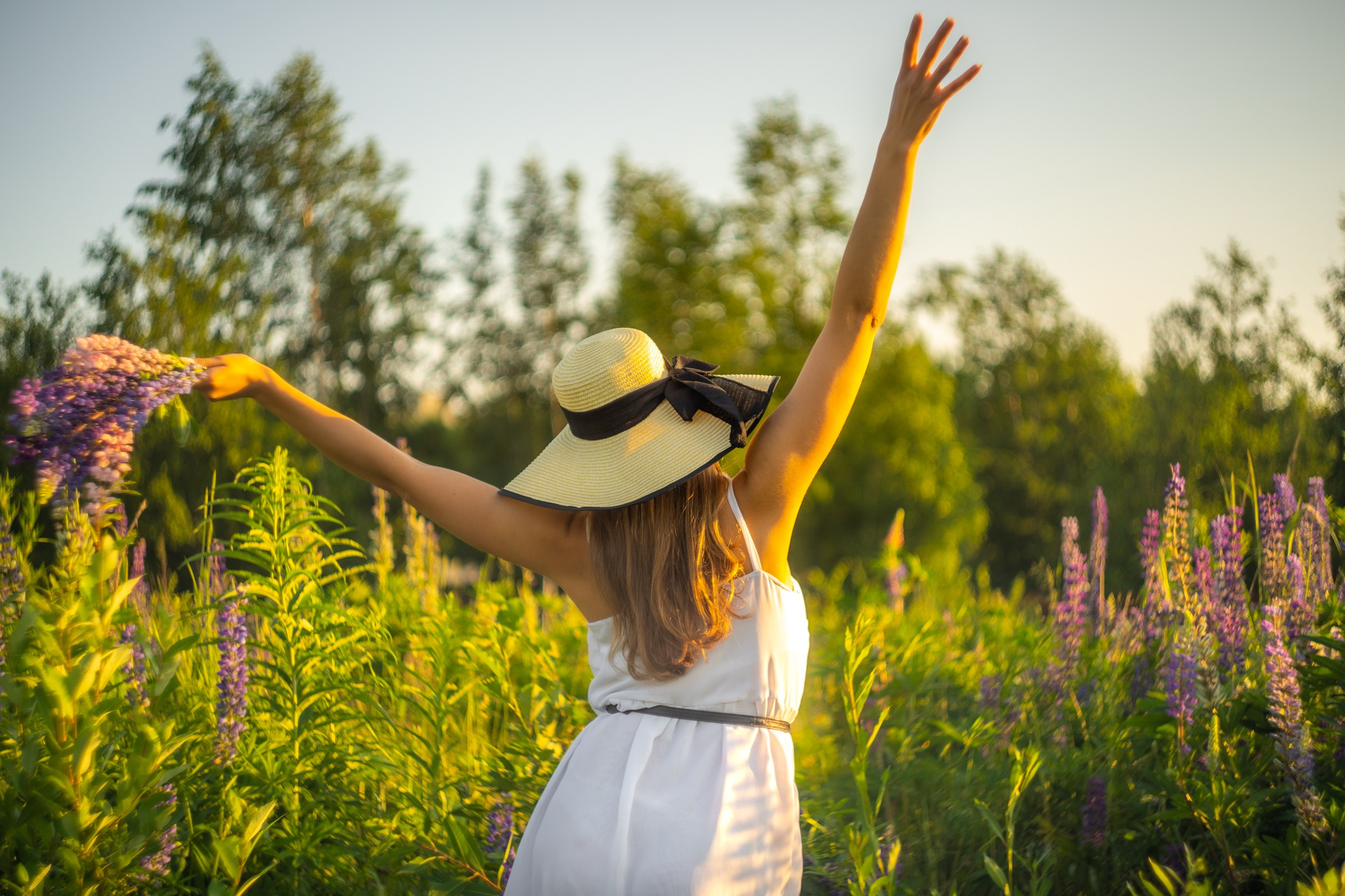 Лиза. Люпины. Портретный фотограф в Санкт-Петербурге Александр Быстрицкий