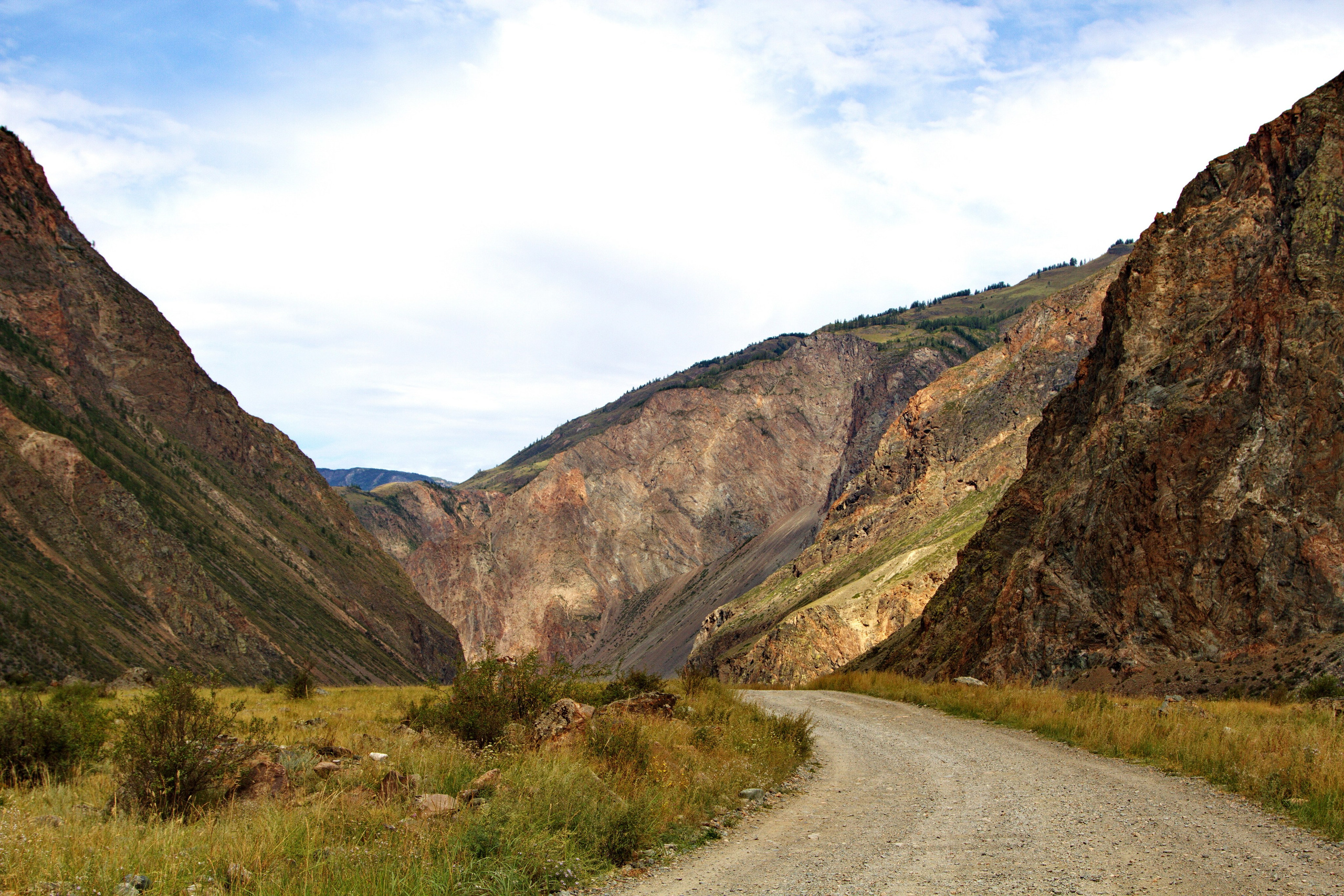 Долина реки Чулышман и дорога к ней по Улаганскому тракту