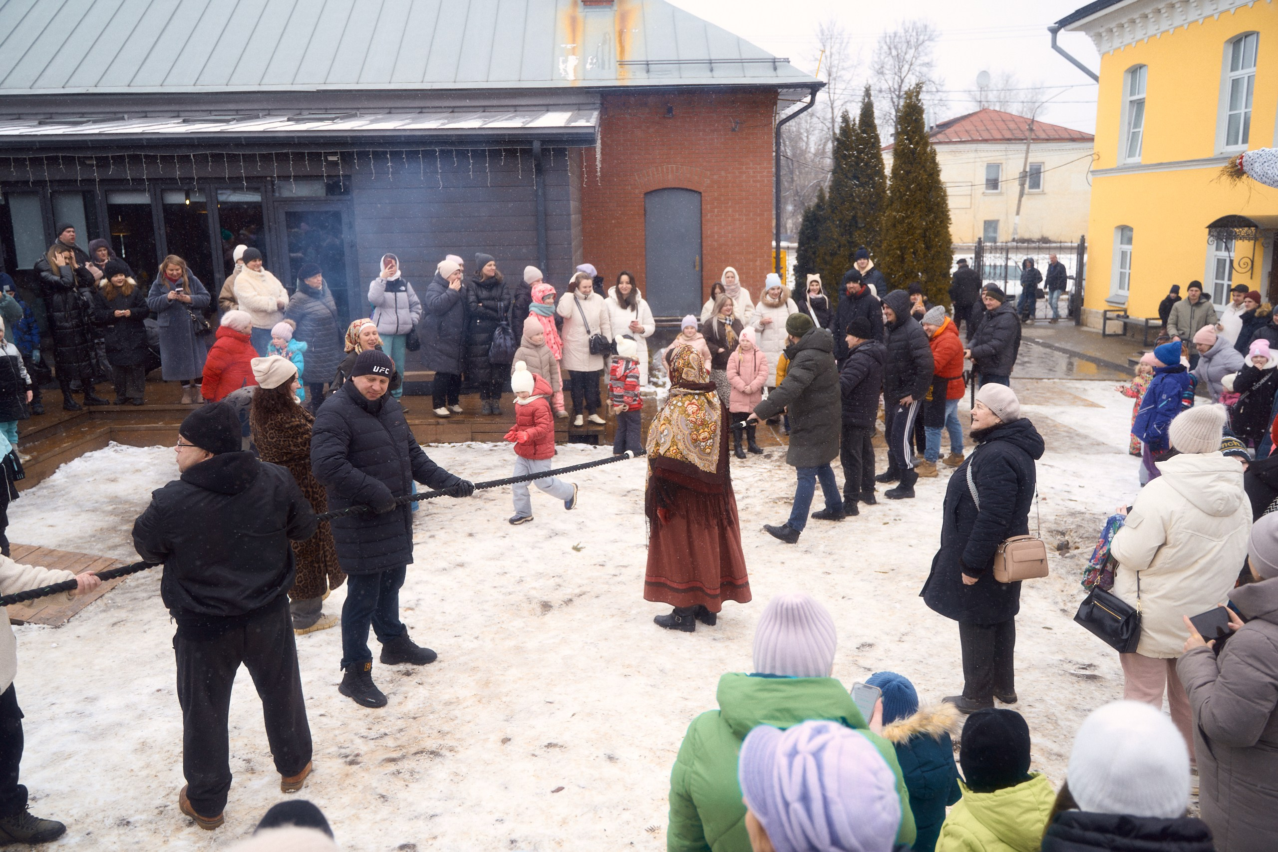 Масленица в Торжке 2 марта 2025 во дворе оникса