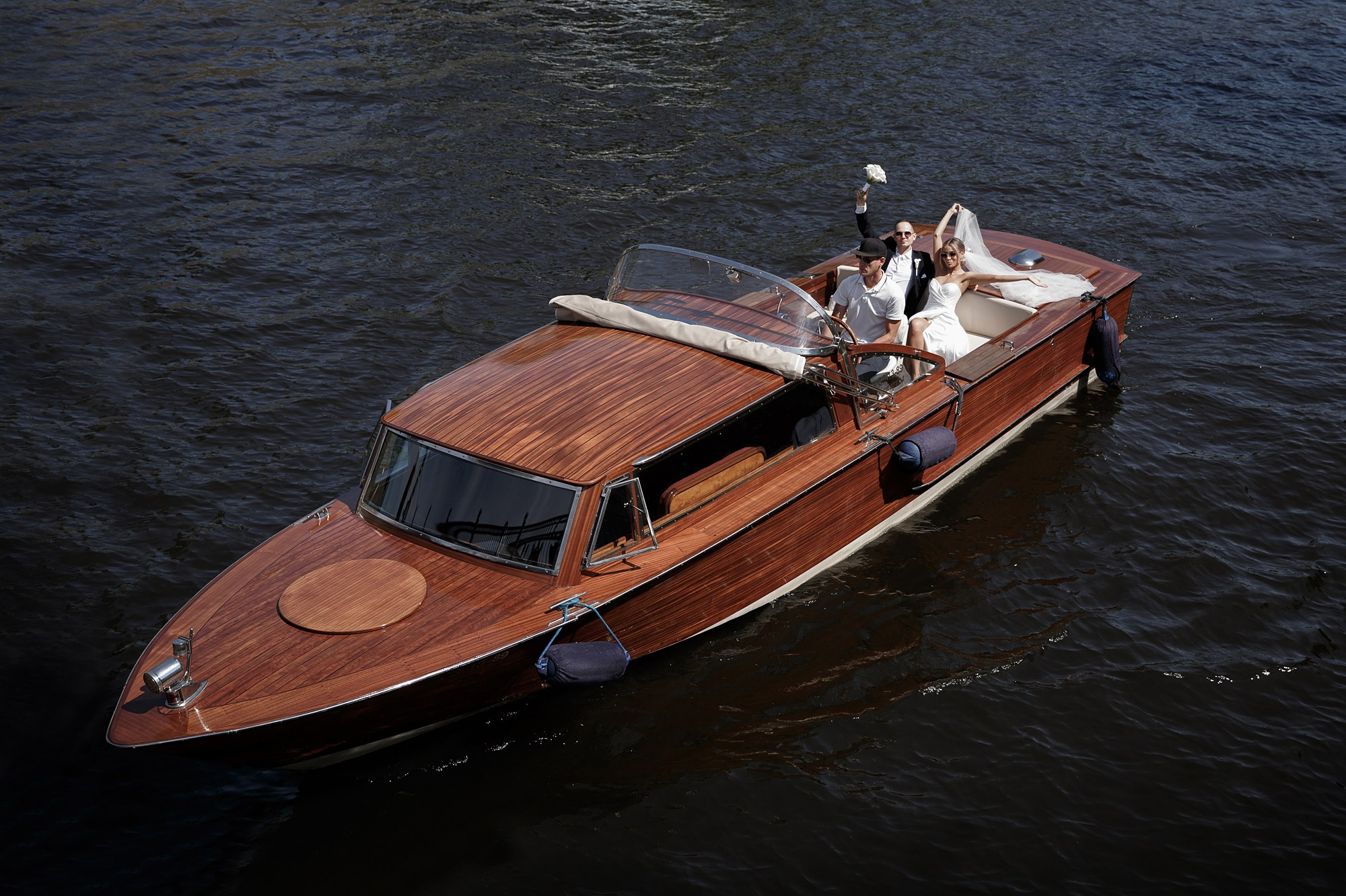 Свадьба на катере. Свадебный фотограф в Санкт-Петербурге Наталья Вендт