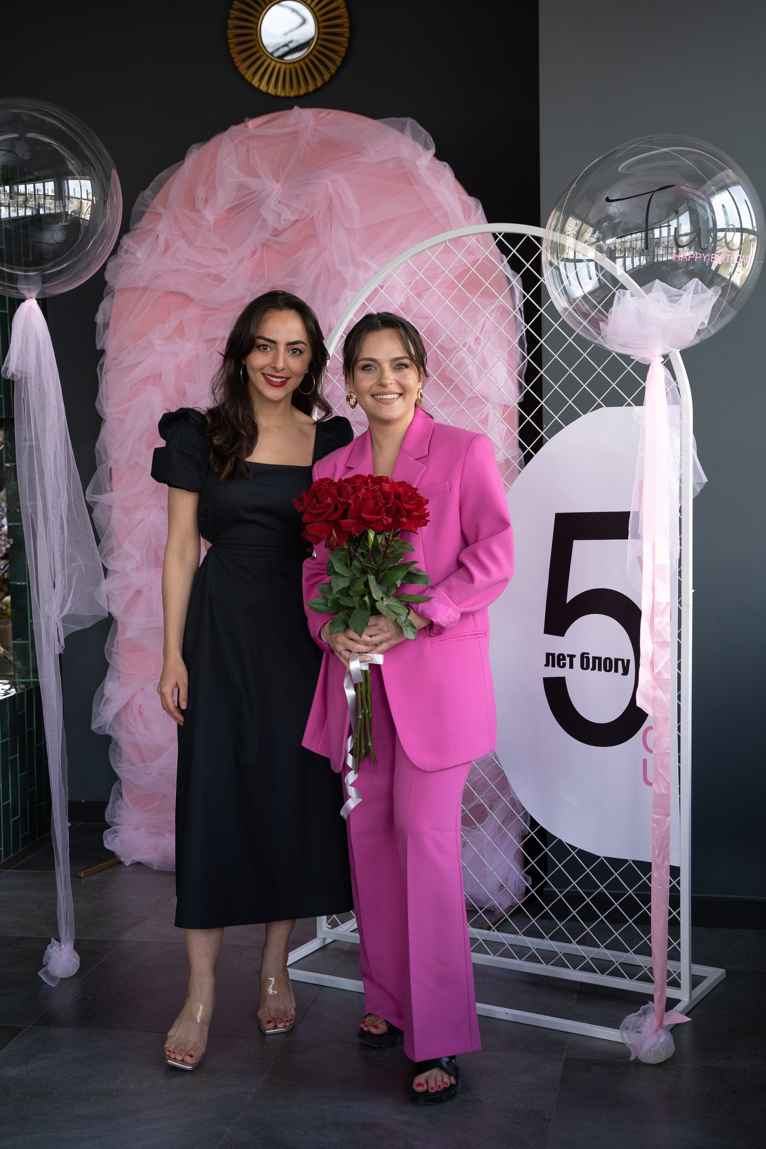 День рождения блога HowDoEdu. Свадебный и семейный фотограф в Екатеринбурге Анна Месяцева