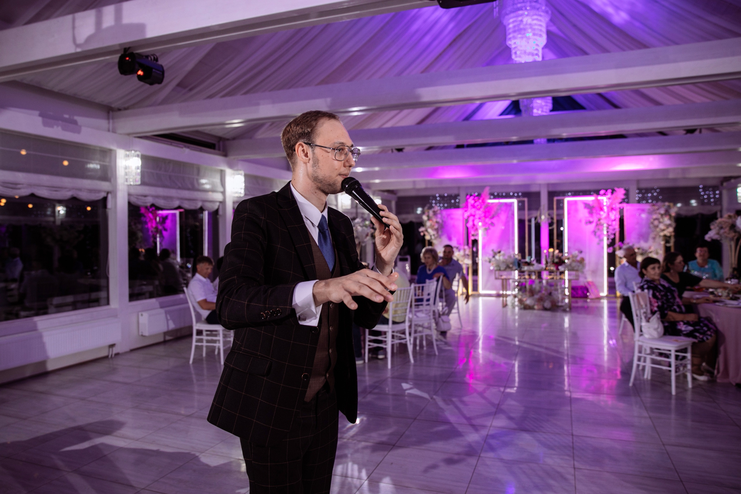 Свадьбы. Ведущий мероприятий  — Александр Шилов