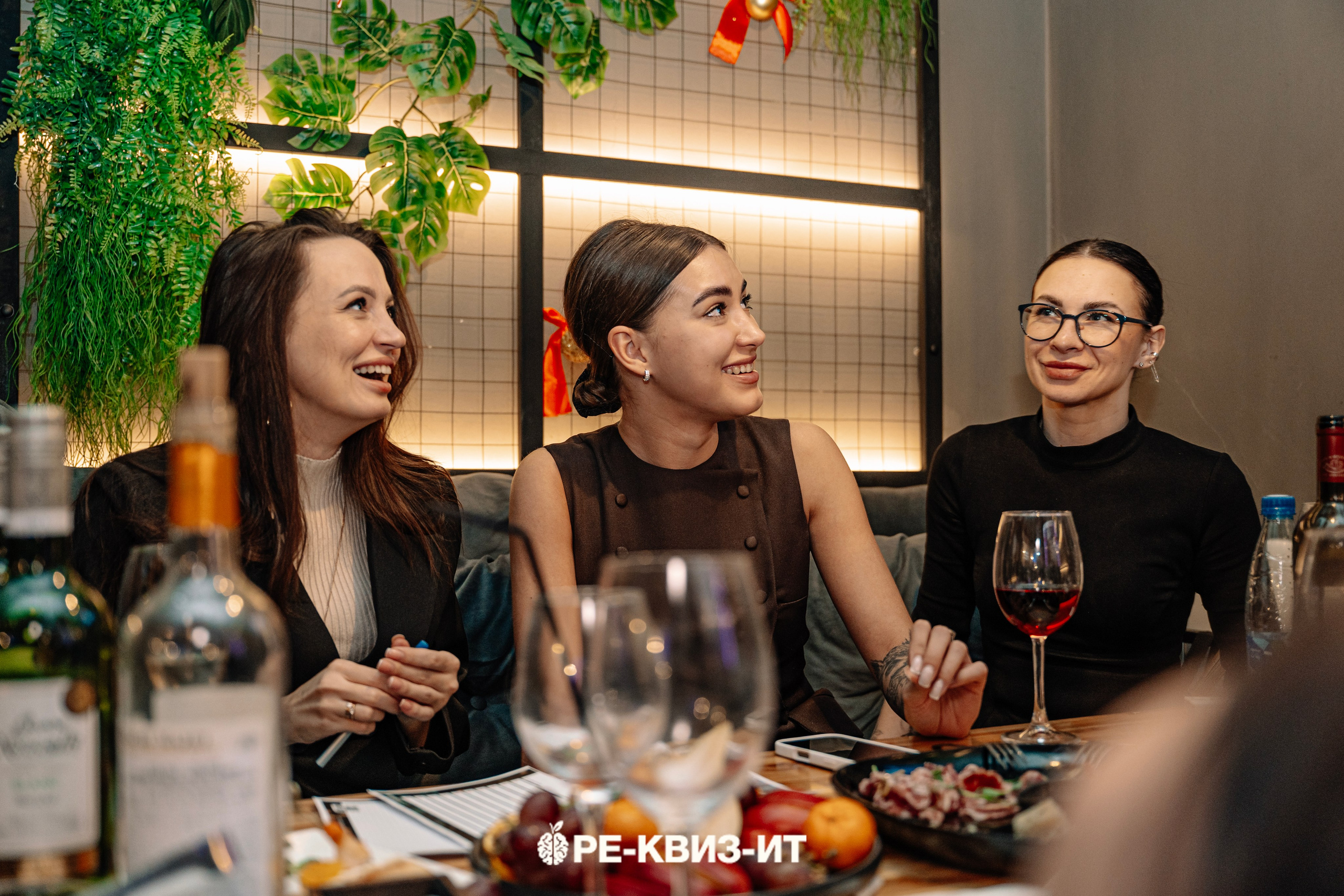 Реквизит — квиз в Зеленодольске и Волжске ZR cafe. Свадебный фотограф в Казани, и Зеленодольске Радик Мухаметов