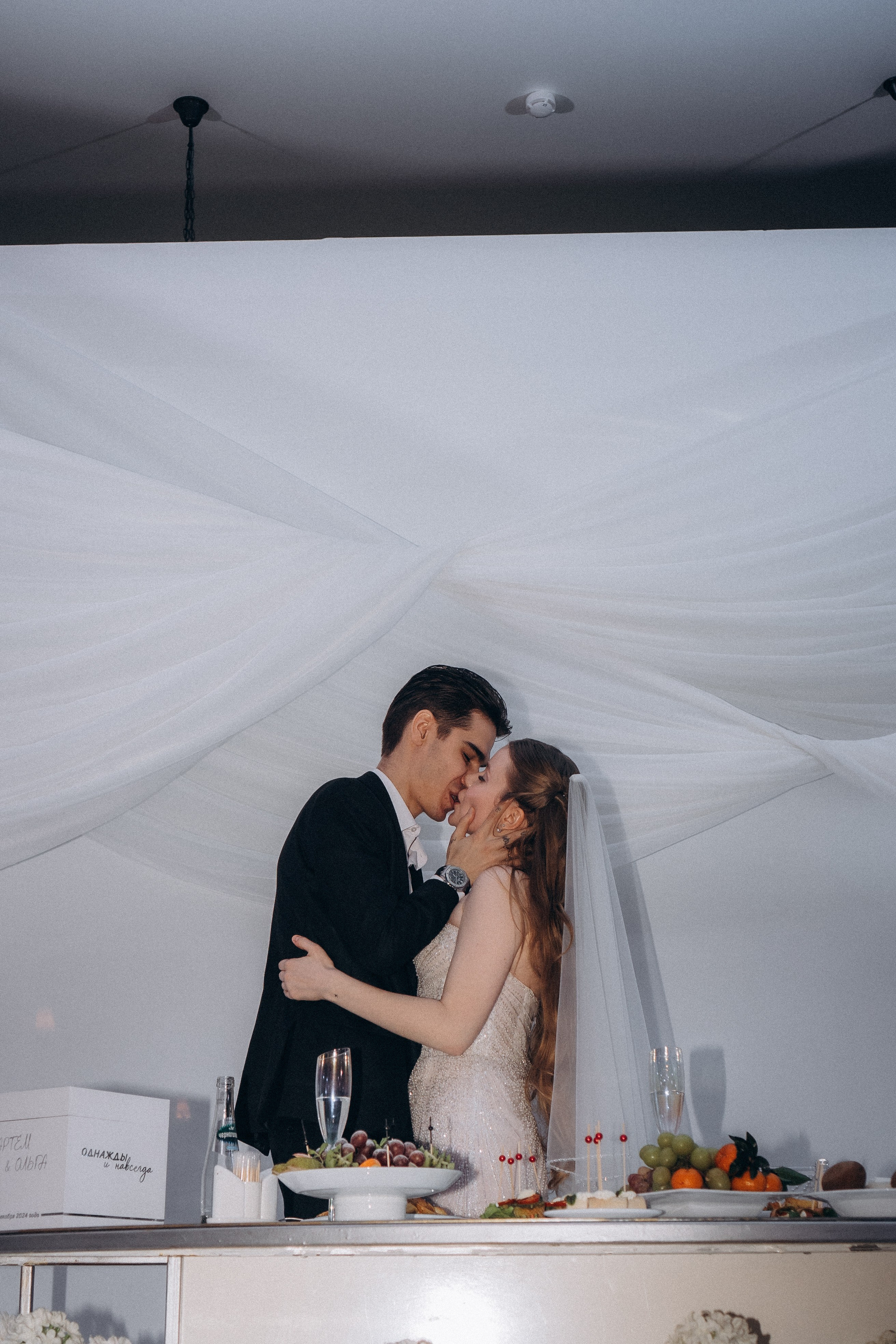 СВАДЕБНАЯ СЬЕМКА СБОРОВ В ОТЕЛЕ И ВЫЕЗД НА ЦЕРЕМОНИЮ (СНЯТО В СИБИРЕ В НИЖНЕВАРТОВСКЕ). Профессиональный фотограф, Санкт-Петербург — Виктория Богомолова