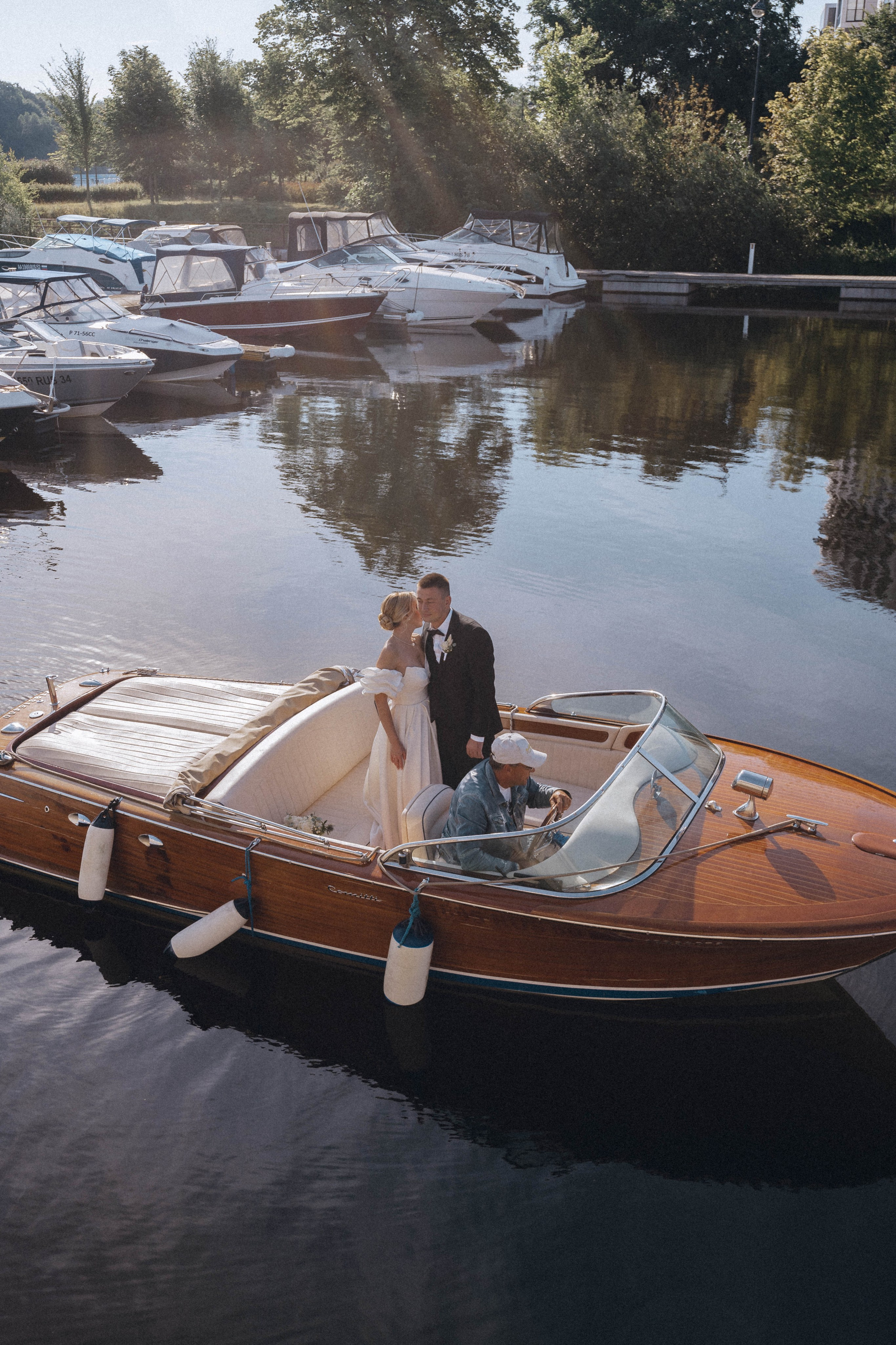 СВАДЕНБНАЯ СЬЕМКА НА КАТЕРЕ ПО КАНАЛАМ САНКТ-ПЕТЕРБУРГА И В АКВАТОРИИ НЕВЫ. Профессиональный фотограф, Санкт-Петербург — Виктория Богомолова