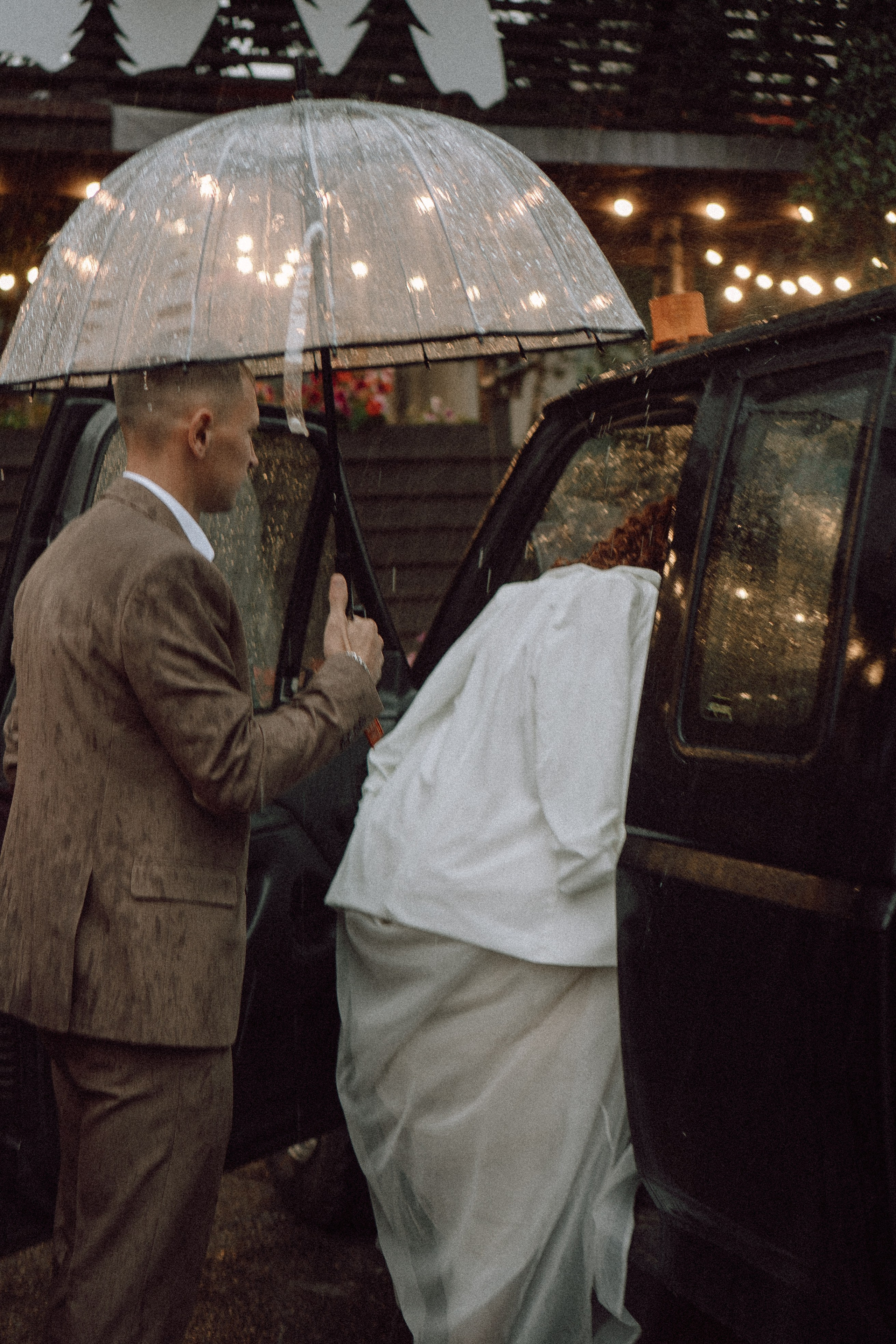 СВАДЕБНАЯ ФОТОСЕССИИЯ ПАРЫ В ГОРОДЕ ПРИОЗЕРСК В СОСНОВОМ ЛЕСУ И С ПИКАПОМ. Профессиональный фотограф, Санкт-Петербург — Виктория Богомолова