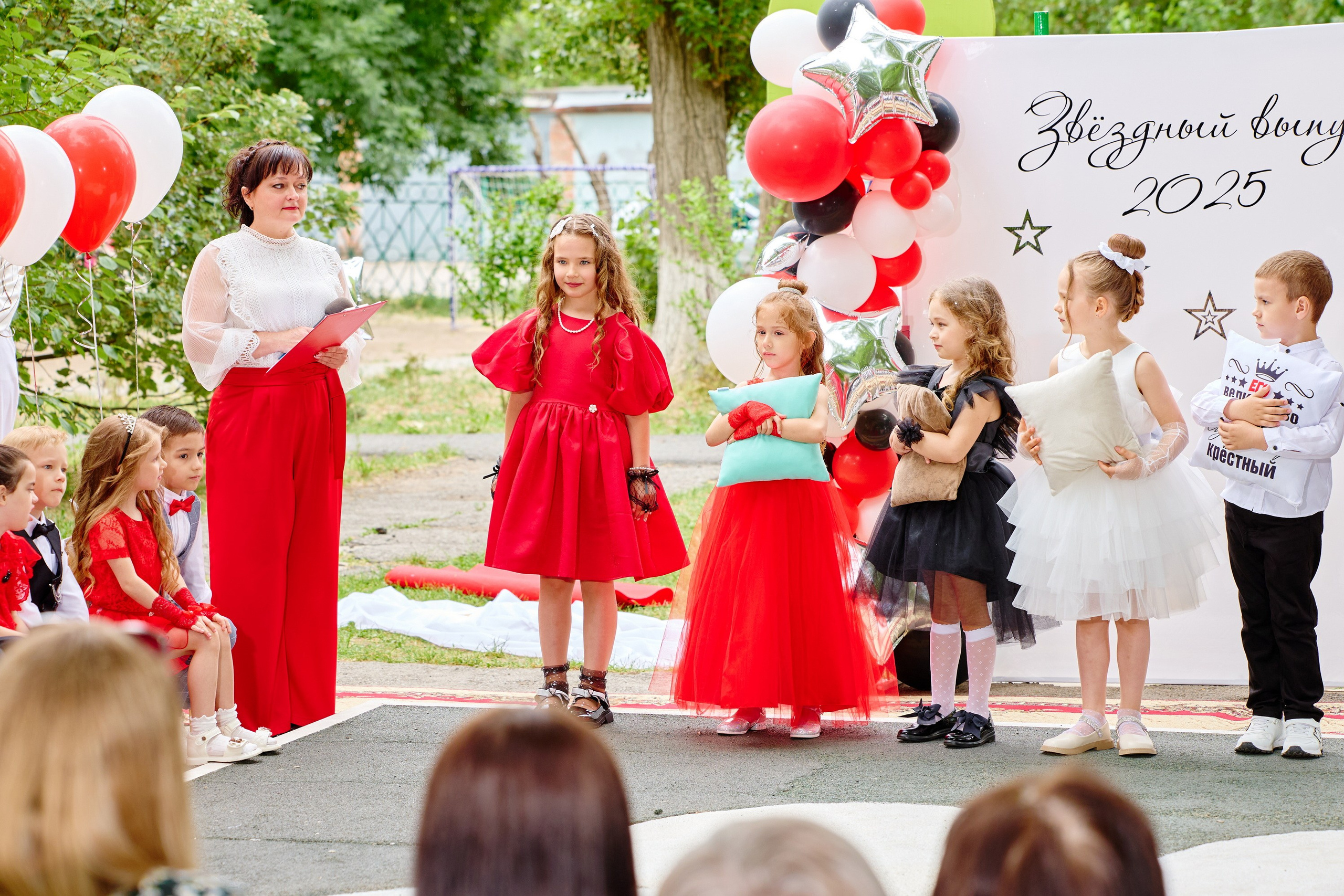 Выпускной 45 сад. Фотограф Выпускные альбомы Таганрог Сергей Коробченко
