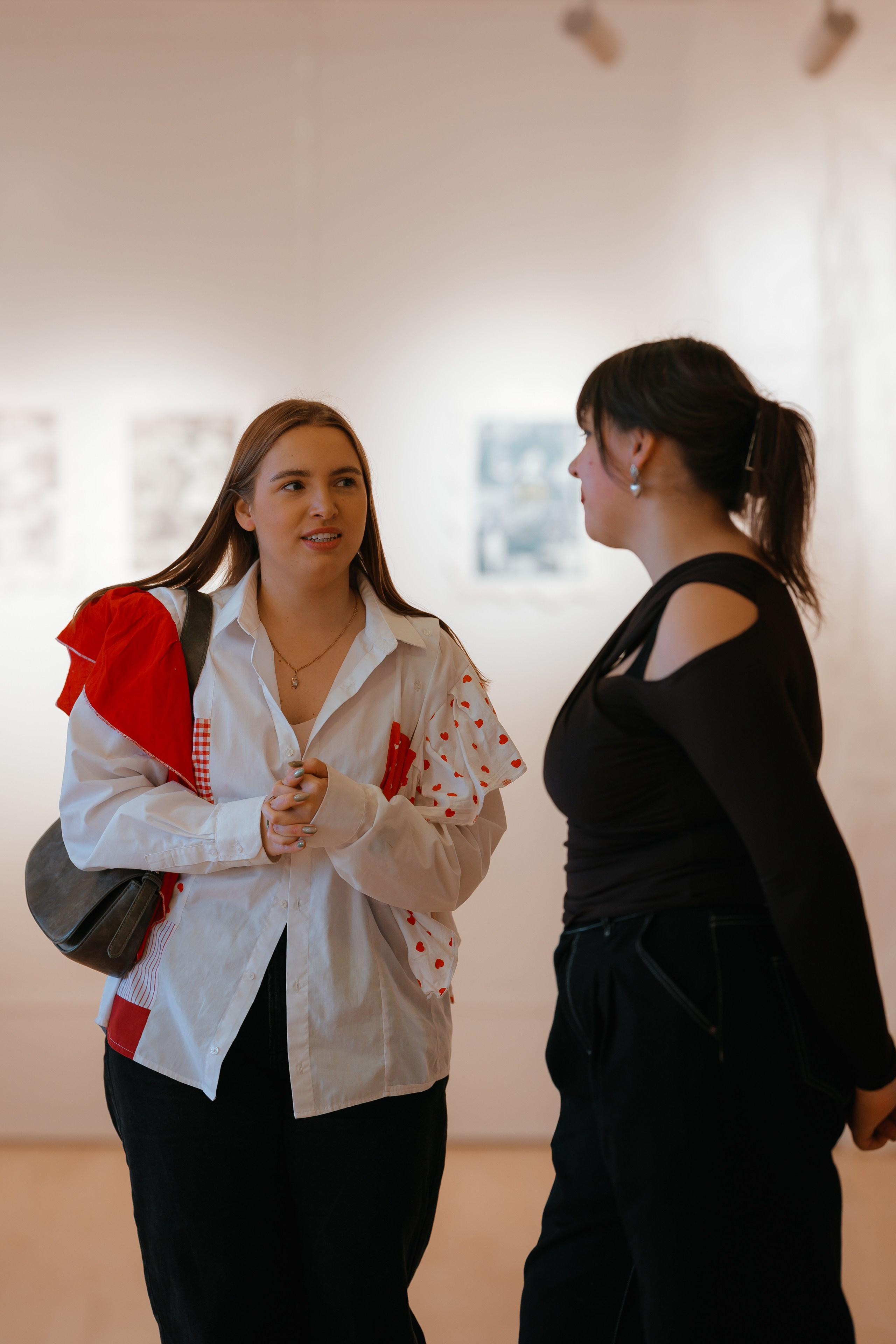 16.04.2026 | Галерея современного искусства «Красный Мост». «Дорогой дневник» Вика Утикалко. Фотограф Роман Рудаков