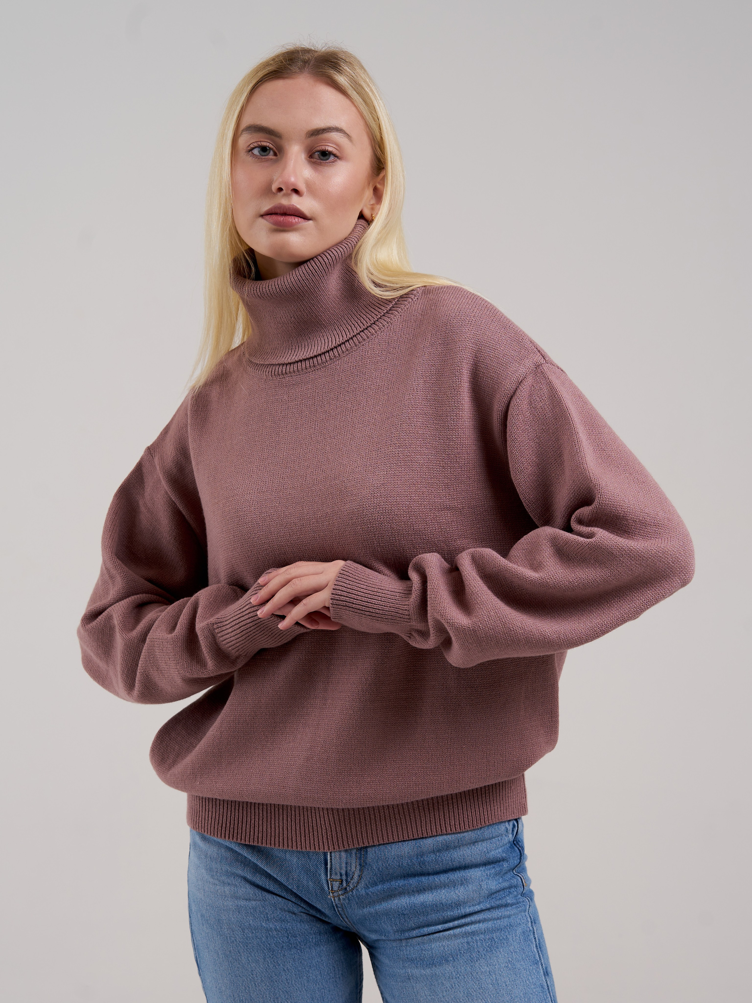 Съемка для рекламы одежды на маркетплейсах. Фотограф Екатеринбург Кокшарова Александра