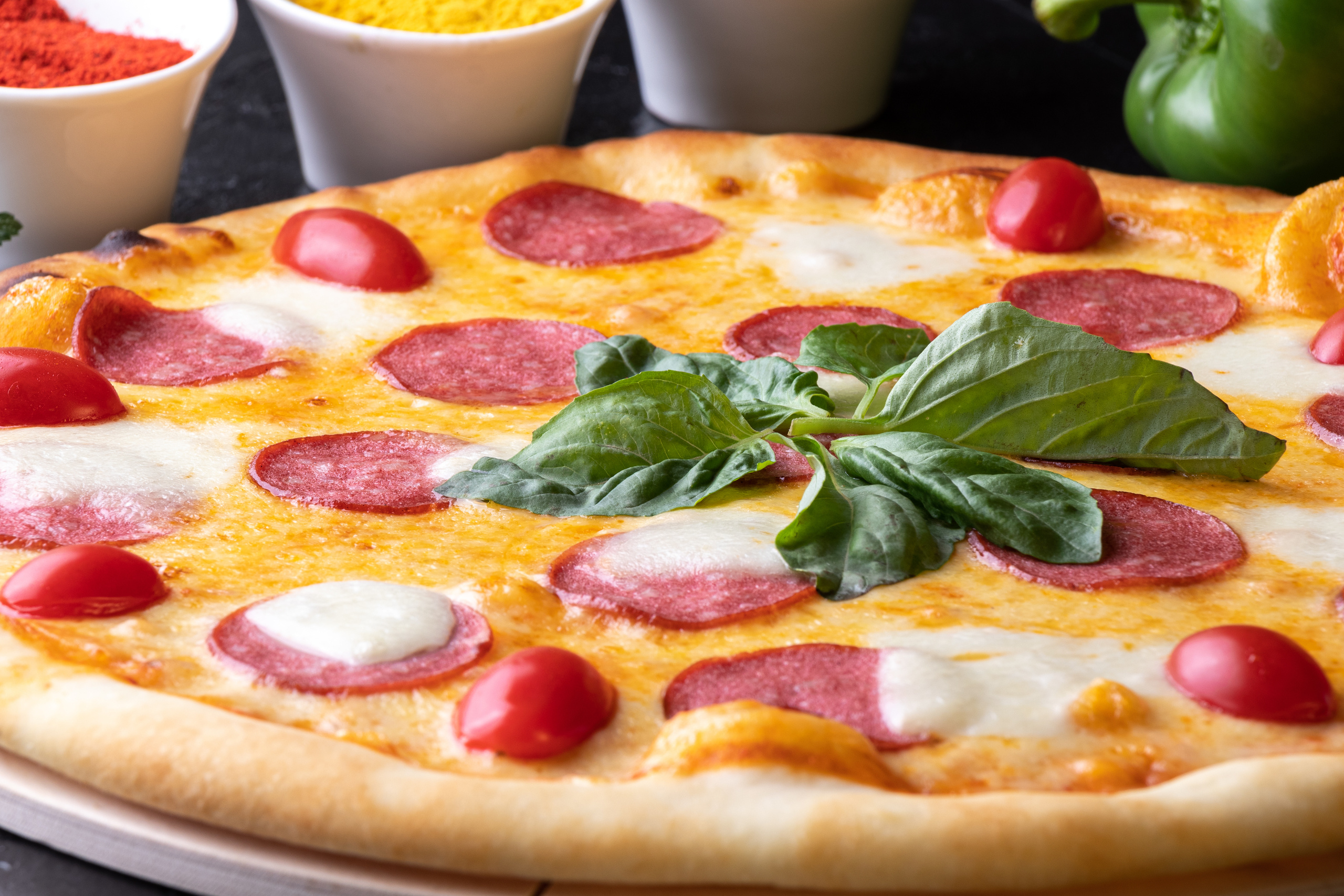 Рекламная фотосъёмка для PIZZA WOOPS. Профессиональный фотограф в Астане