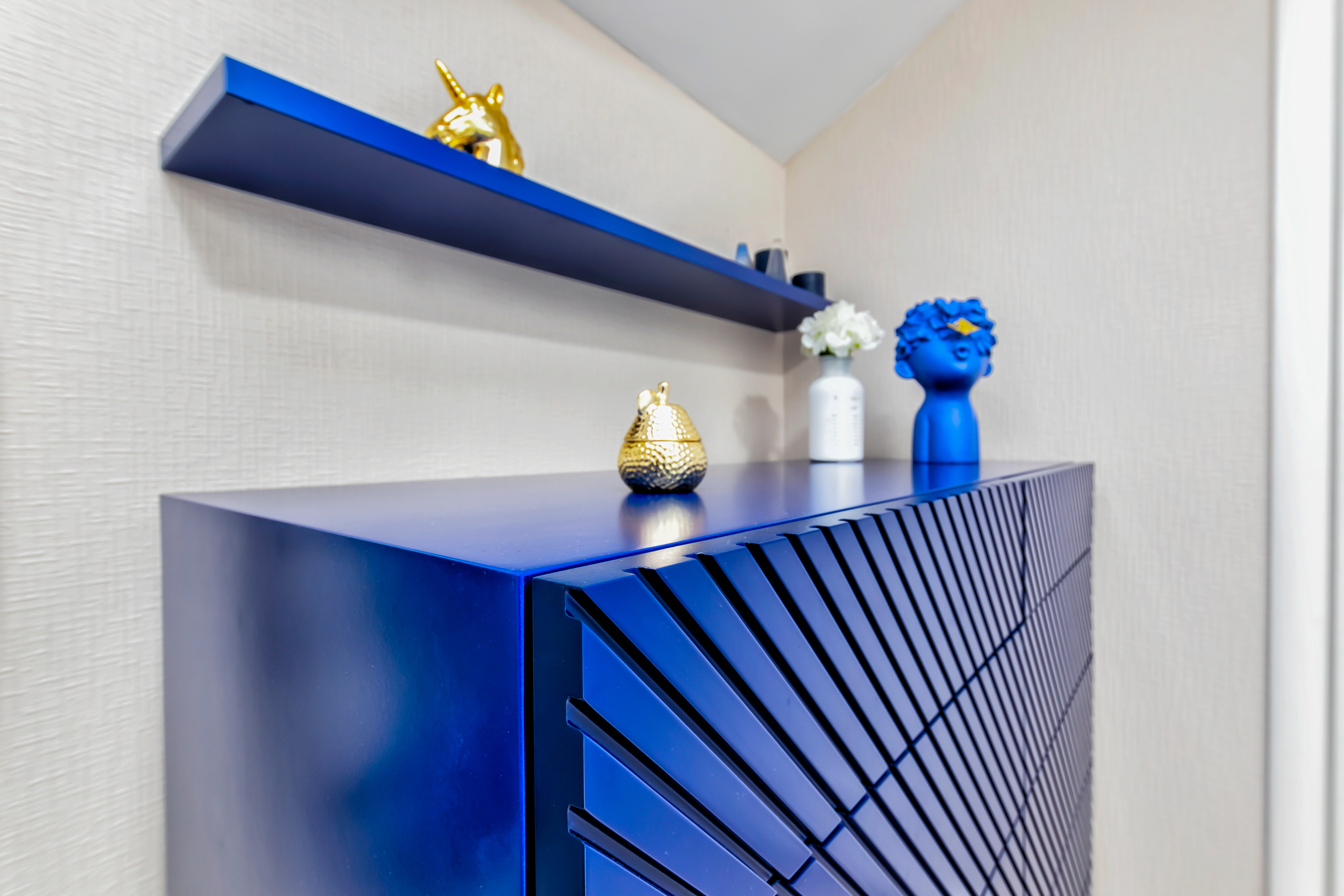 Фотосъёмка для мебельной мастерской Venerdi. Профессиональный фотограф в Астане