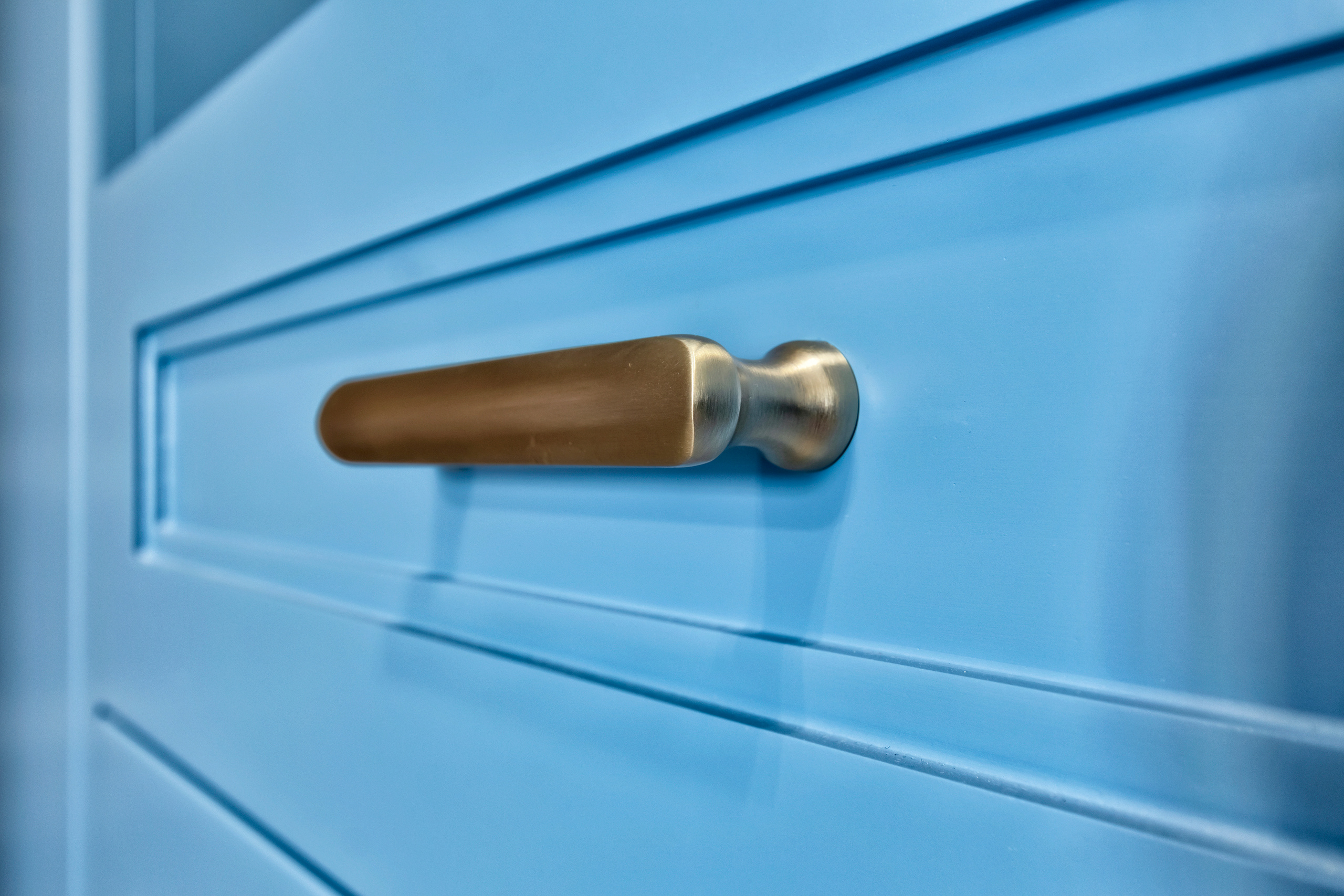 Фотосъёмка для мебельной мастерской Venerdi. Профессиональный фотограф в Астане