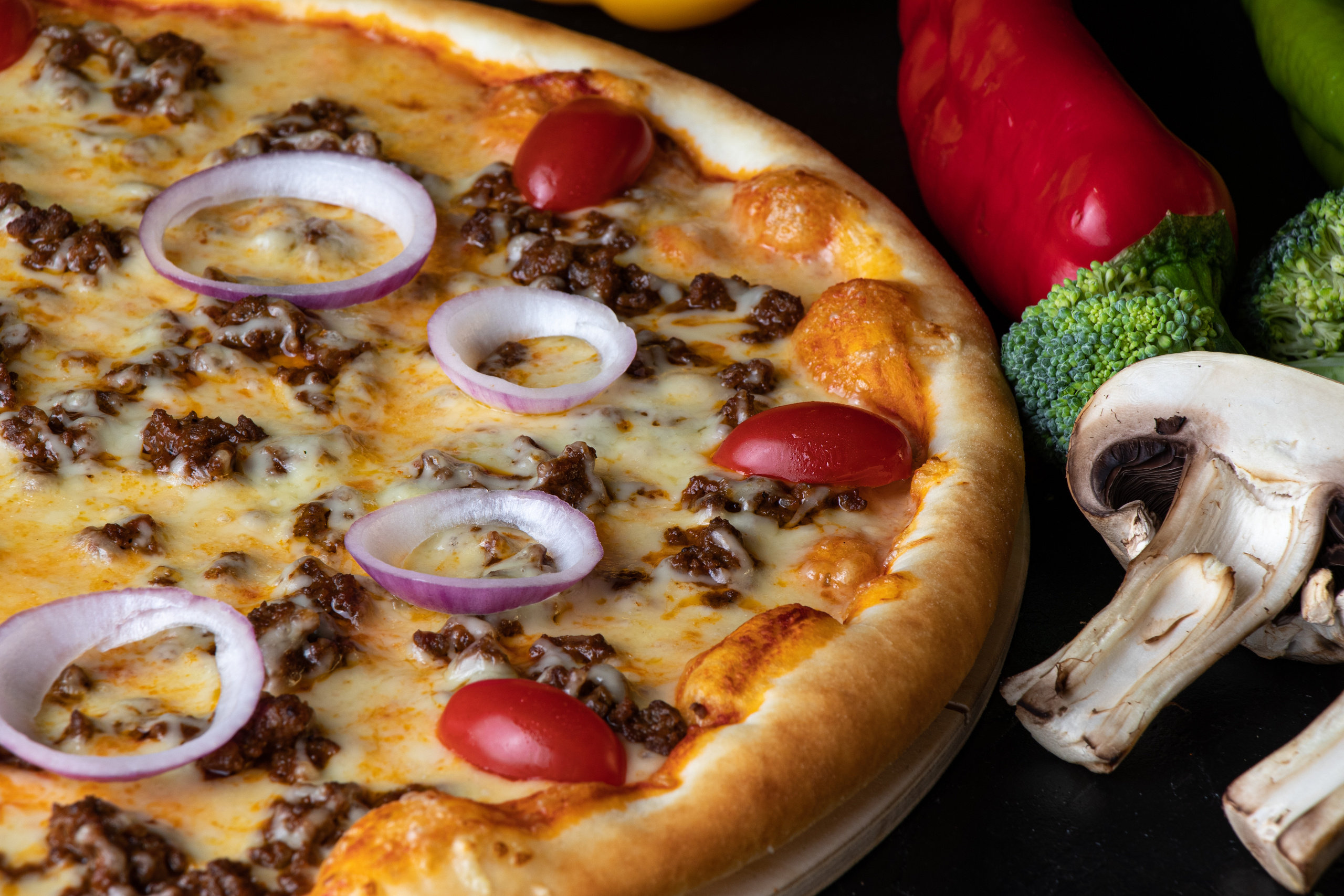 Рекламная фотосъёмка для PIZZA WOOPS. Профессиональный фотограф в Астане