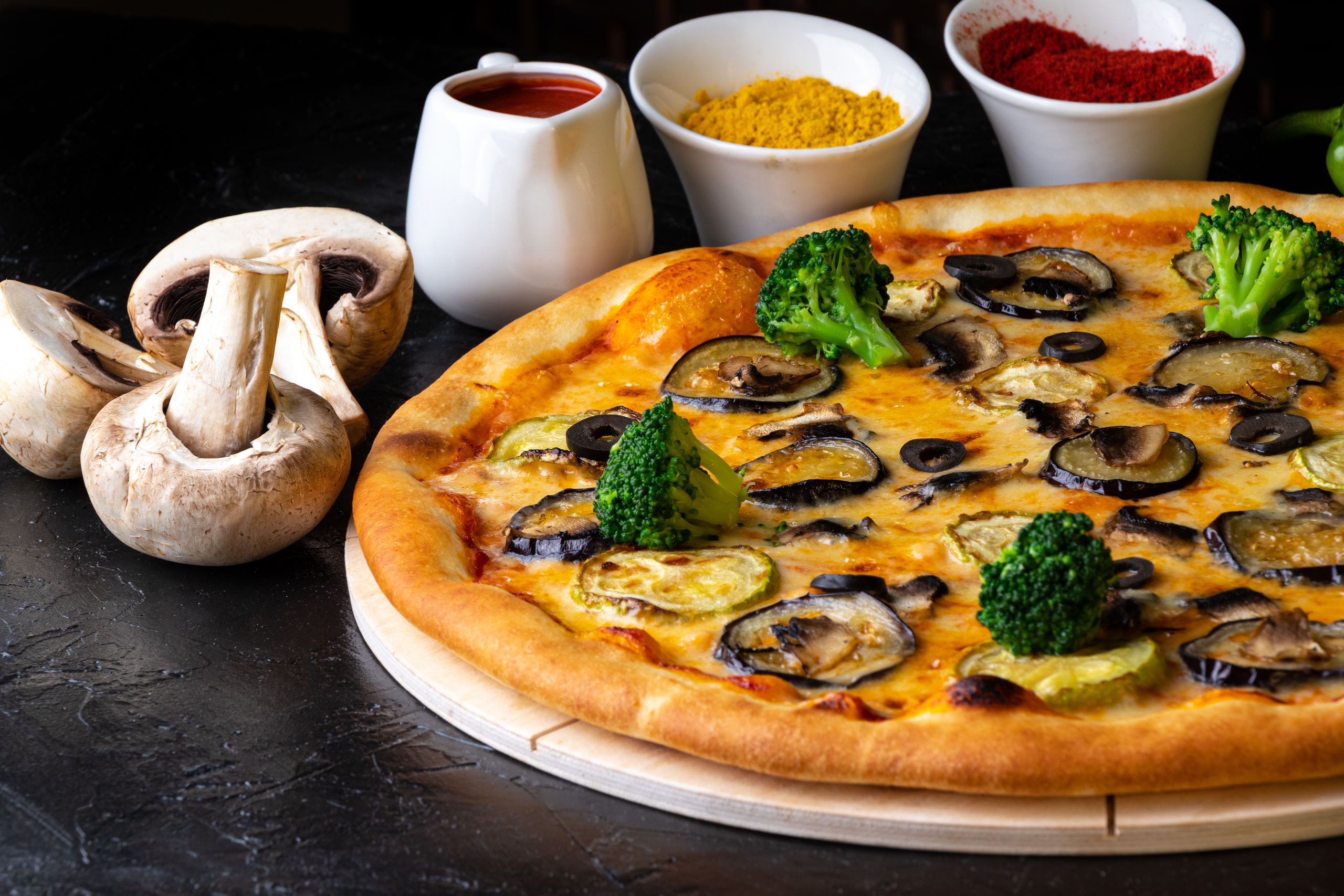 Рекламная фотосъёмка для PIZZA WOOPS. Профессиональный фотограф в Астане