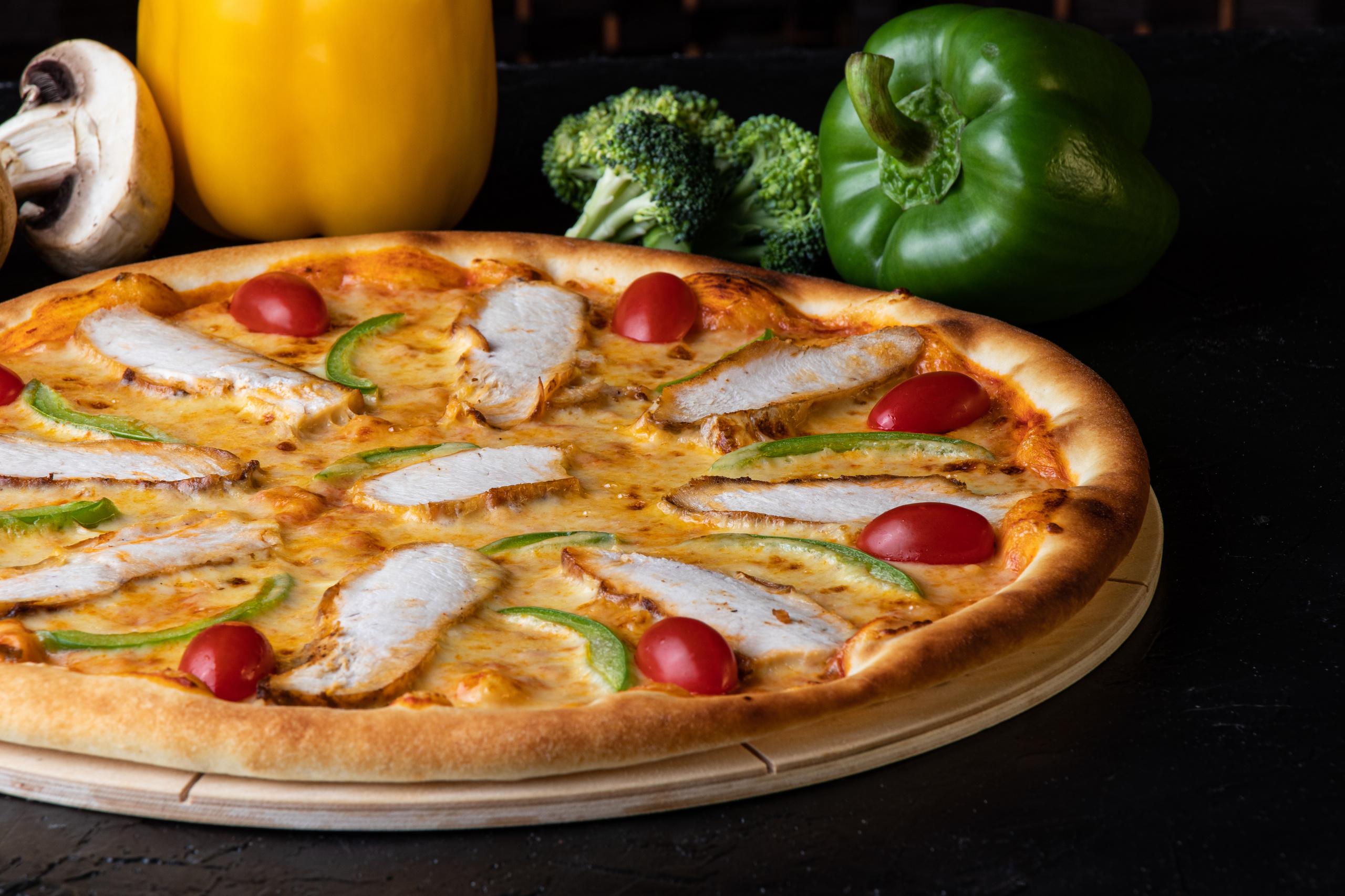 Рекламная фотосъёмка для PIZZA WOOPS. Профессиональный фотограф в Астане