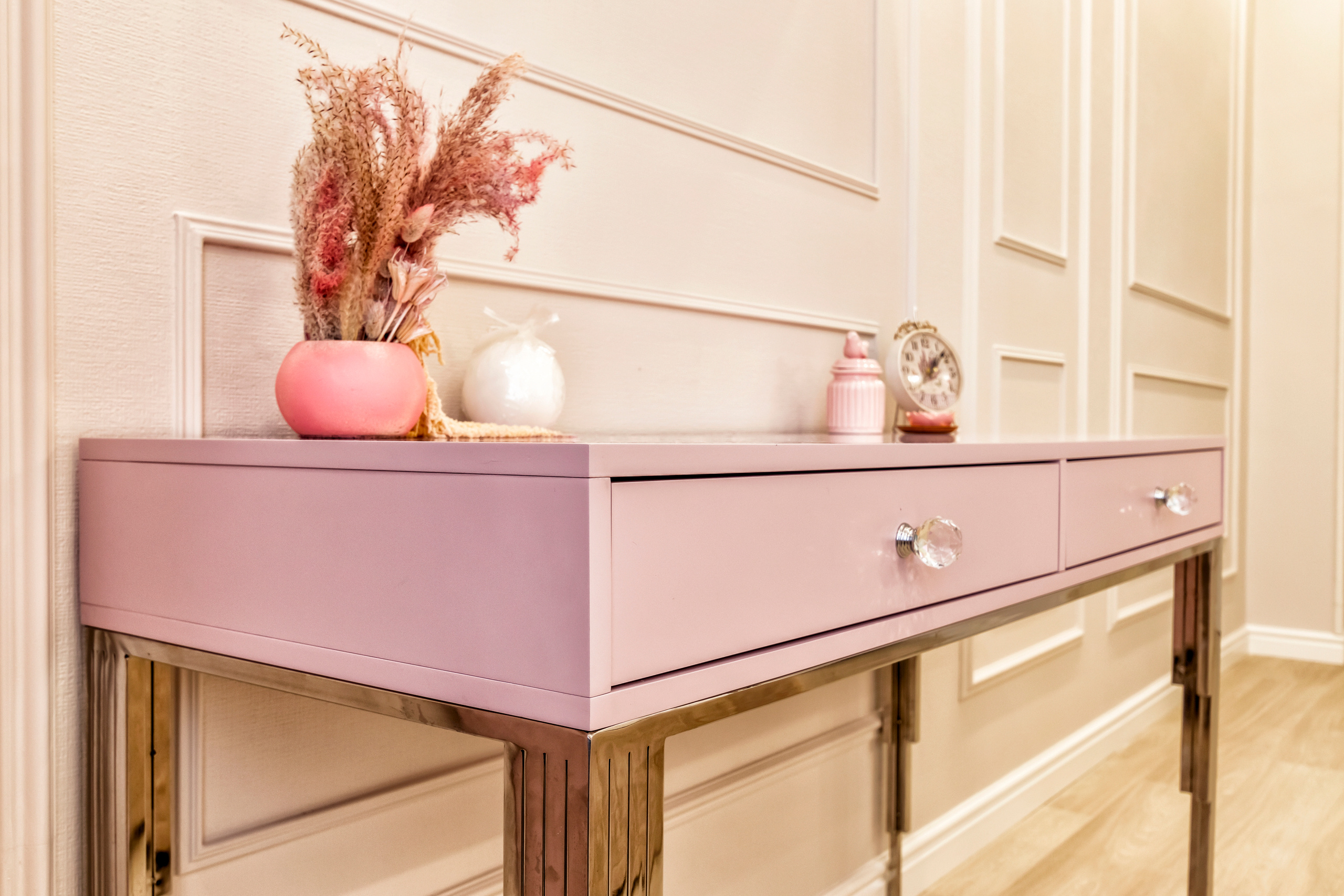 Фотосъёмка для мебельной мастерской Venerdi. Профессиональный фотограф в Астане