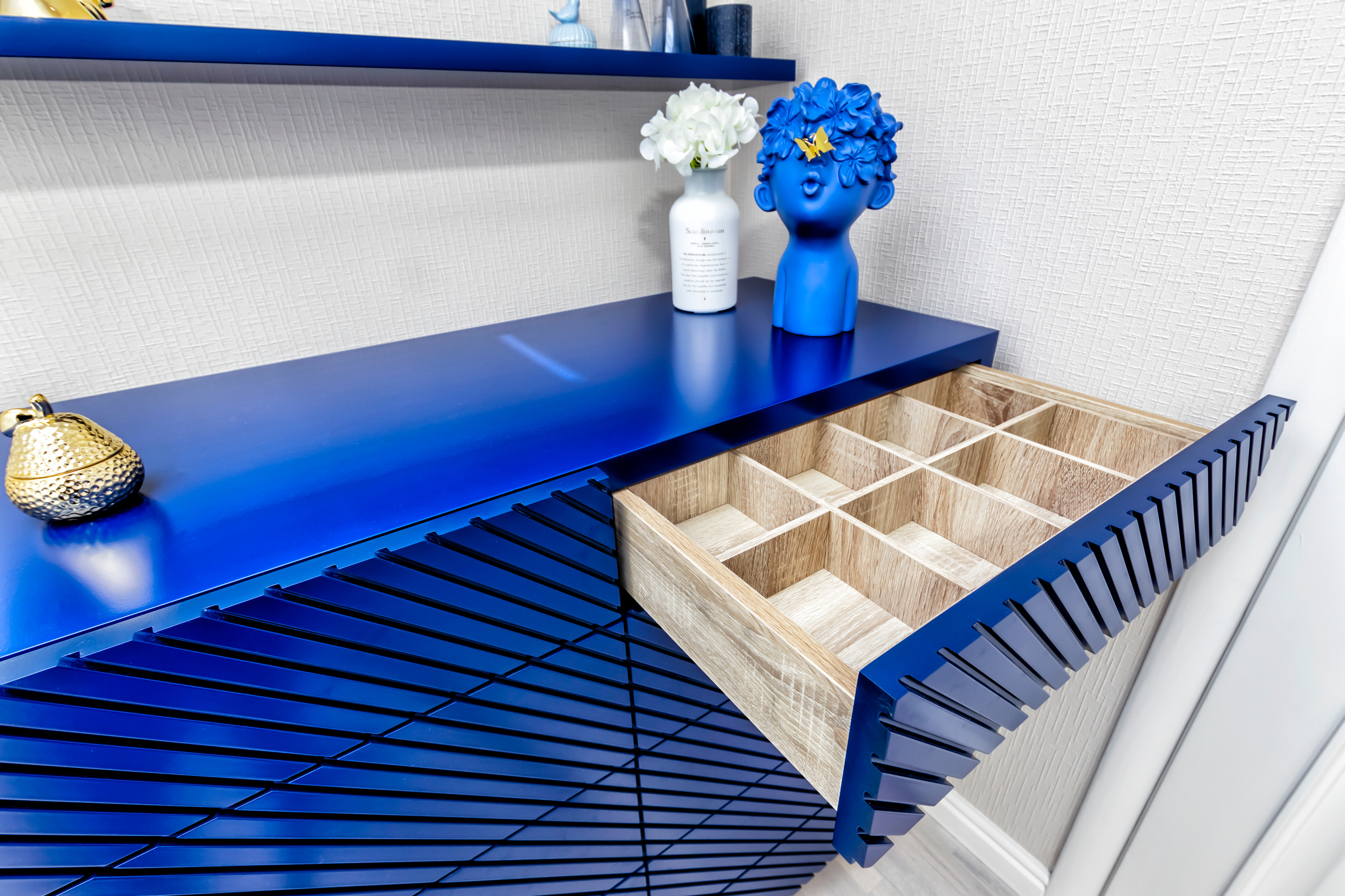 Фотосъёмка для мебельной мастерской Venerdi. Профессиональный фотограф в Астане