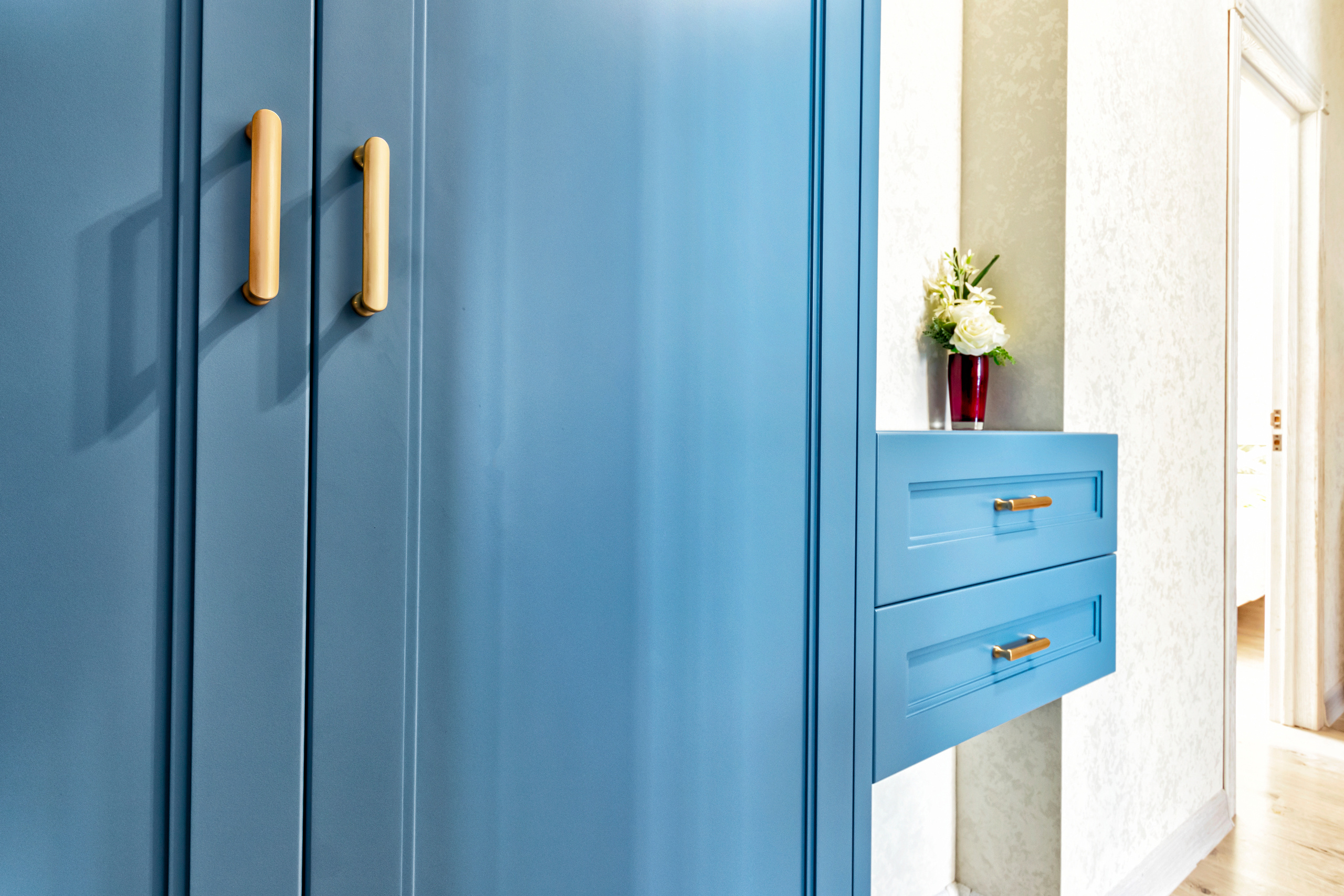 Фотосъёмка для мебельной мастерской Venerdi. Профессиональный фотограф в Астане