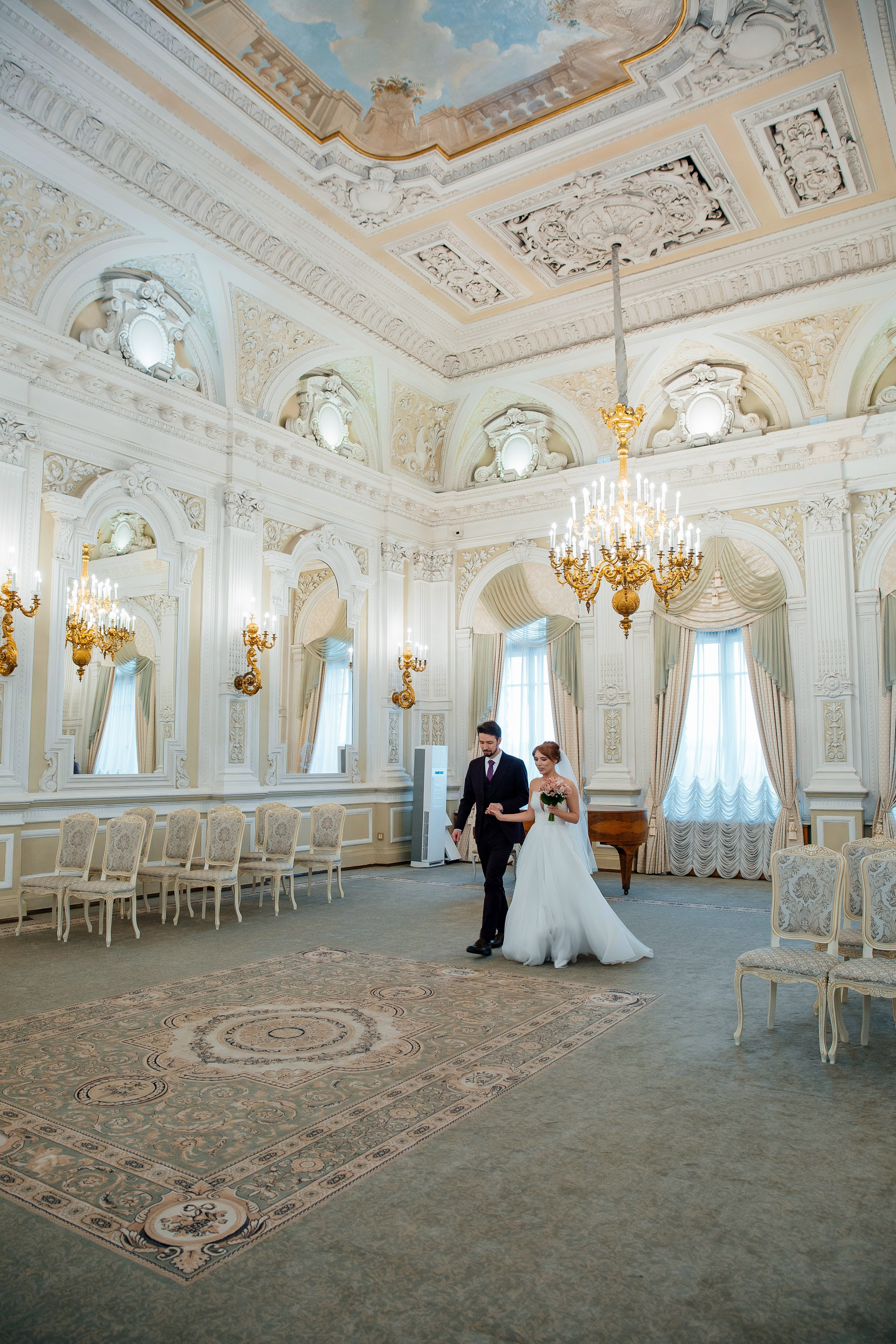 Первый ЗАГС и Фотосессия на Витебском в апреле. Свадебный фотограф в Санкт-Петербурге Вика Стукачева